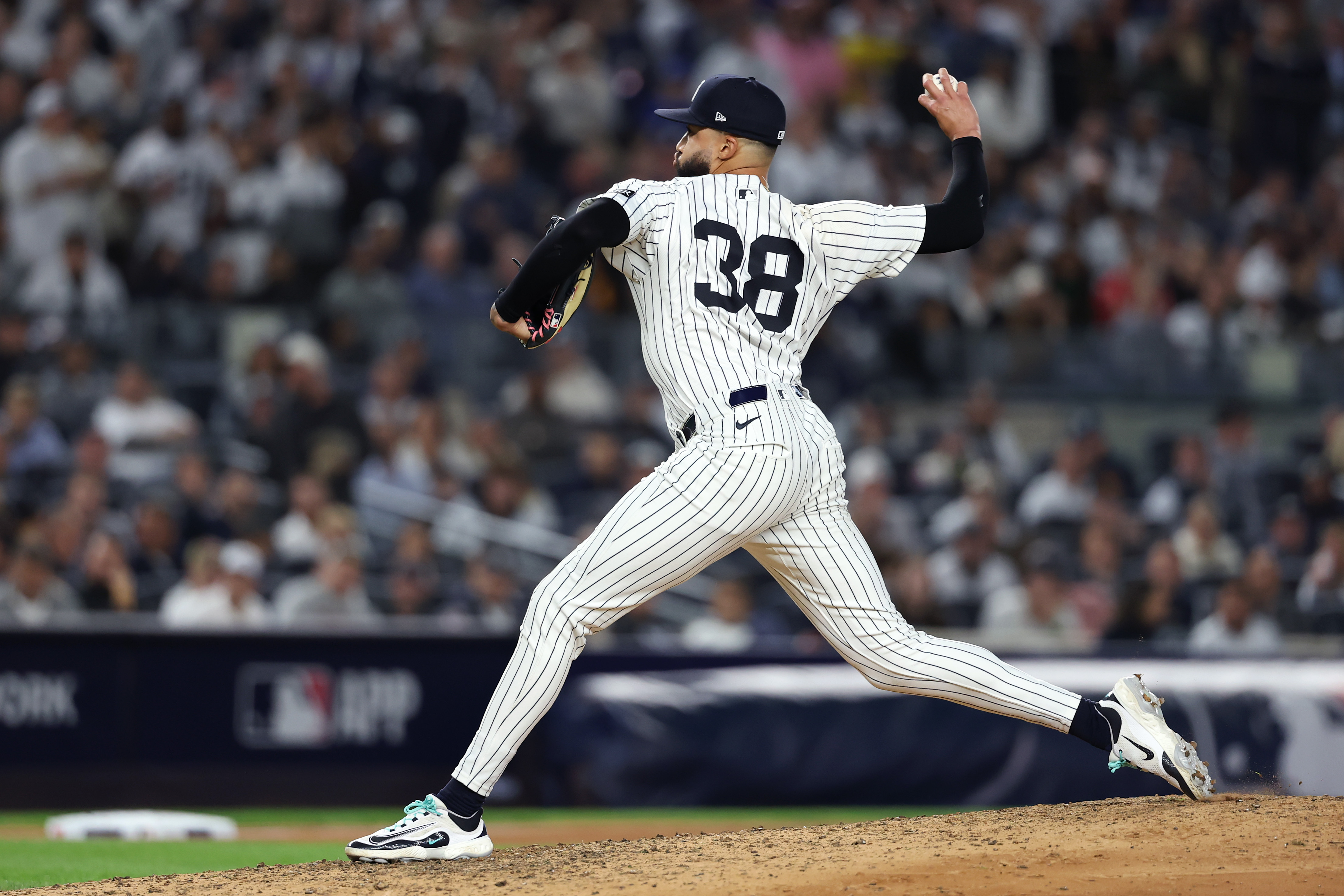 Yankees' Disaster Addition Predicted to Sign With Former Rival