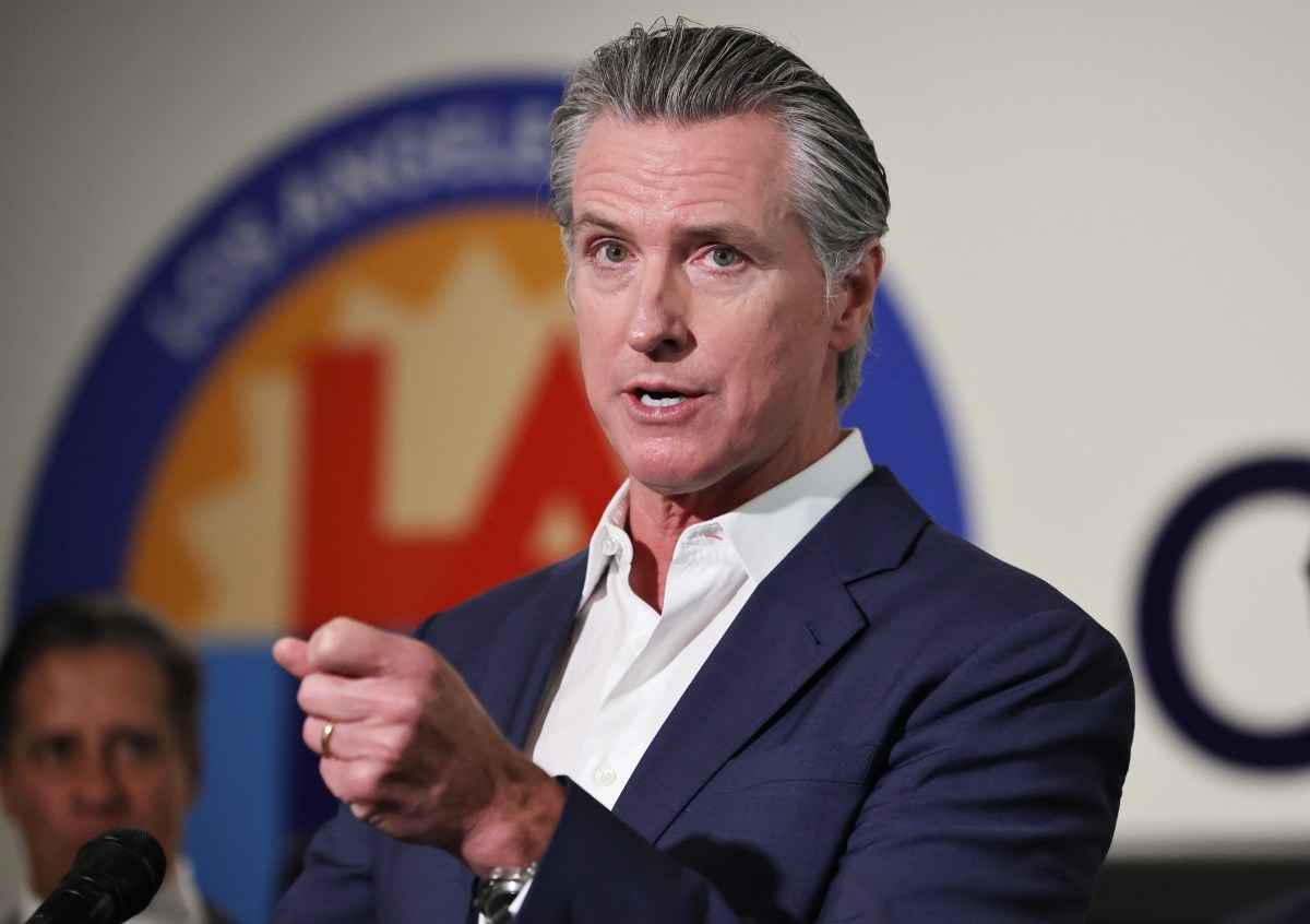 Gavin Newsom Gains Ground on JD Vance in 2028 Presidential Race: Poll