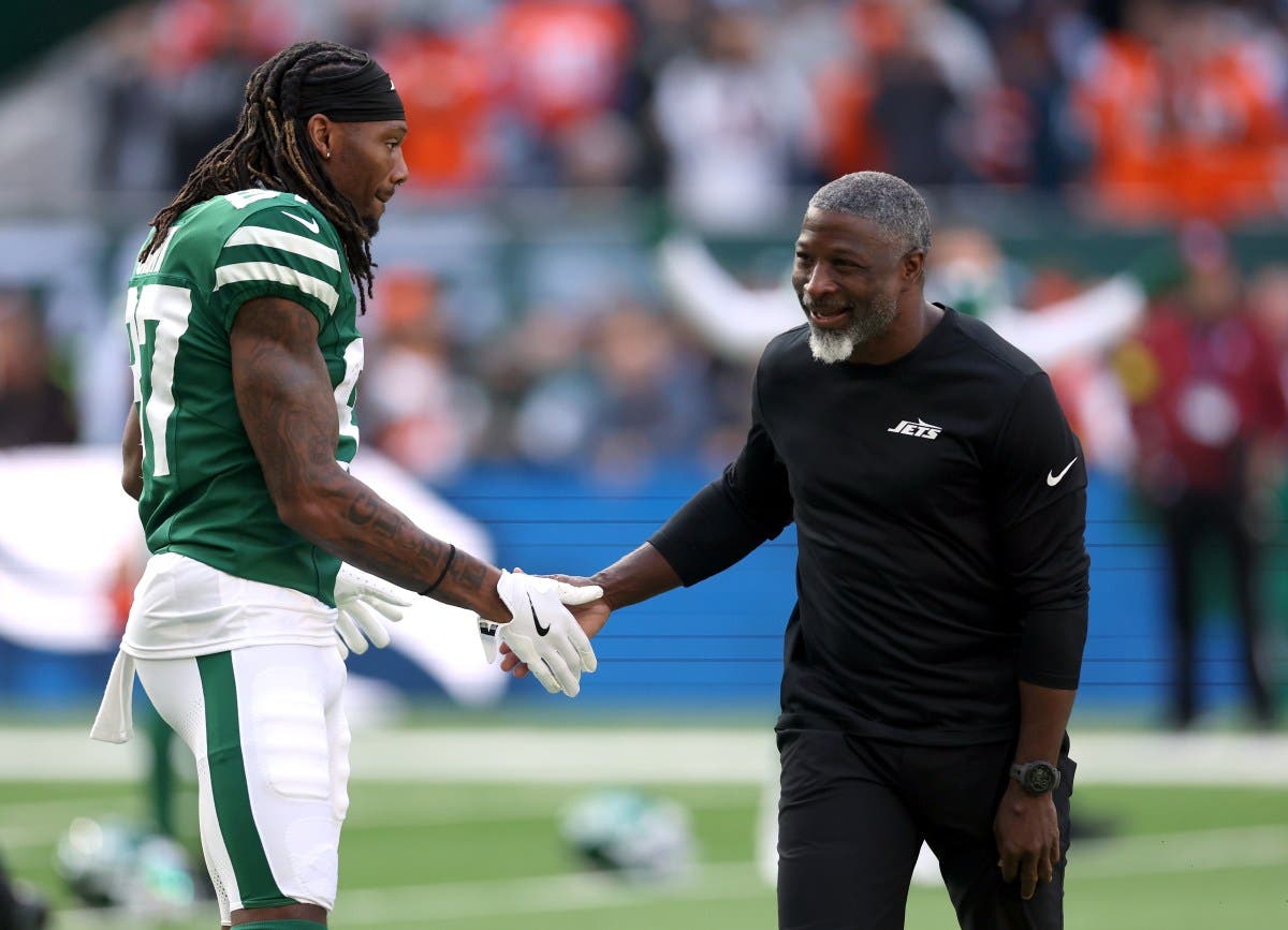Baffling Coaching Decision Costs Jets Chance at First Win
