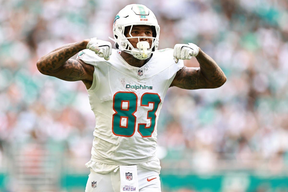 Dolphins Receive Positive Week-to-Week Update on Darren Waller Injury