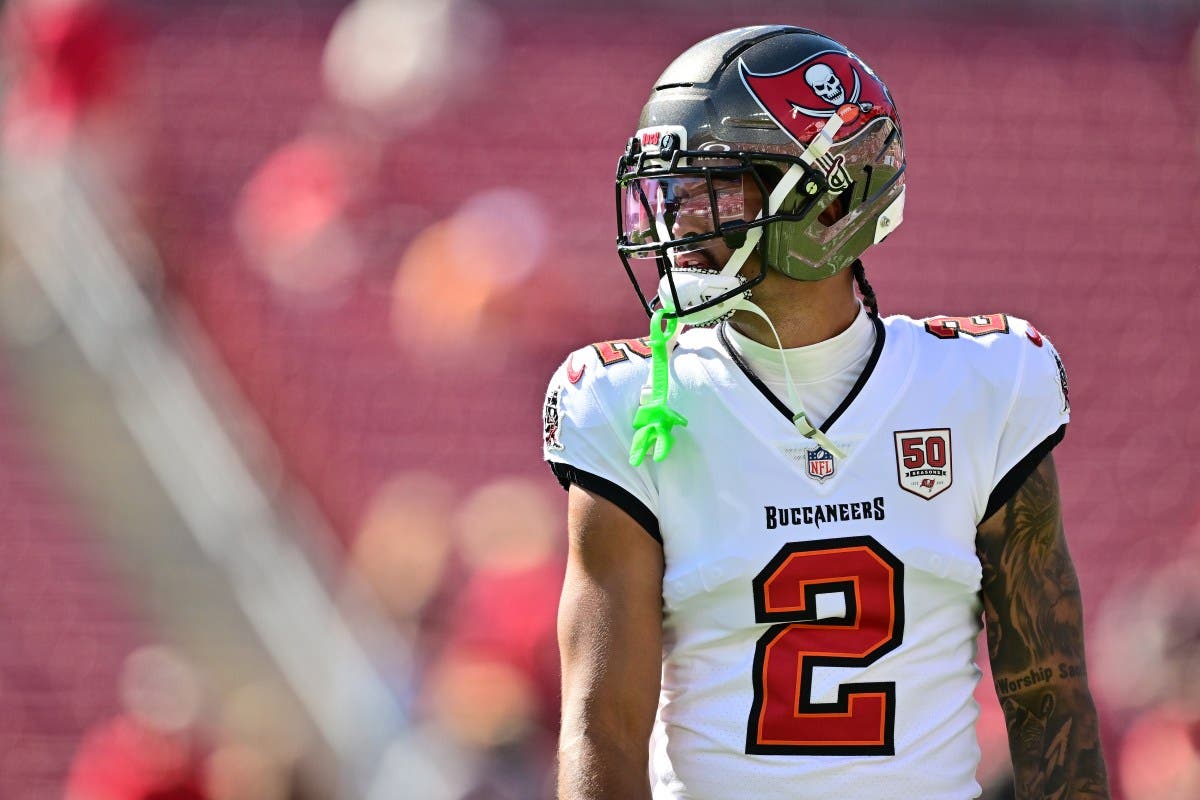 Buccaneers WR Emeka Egbuka Leaves 49ers Game with Concerning Injury