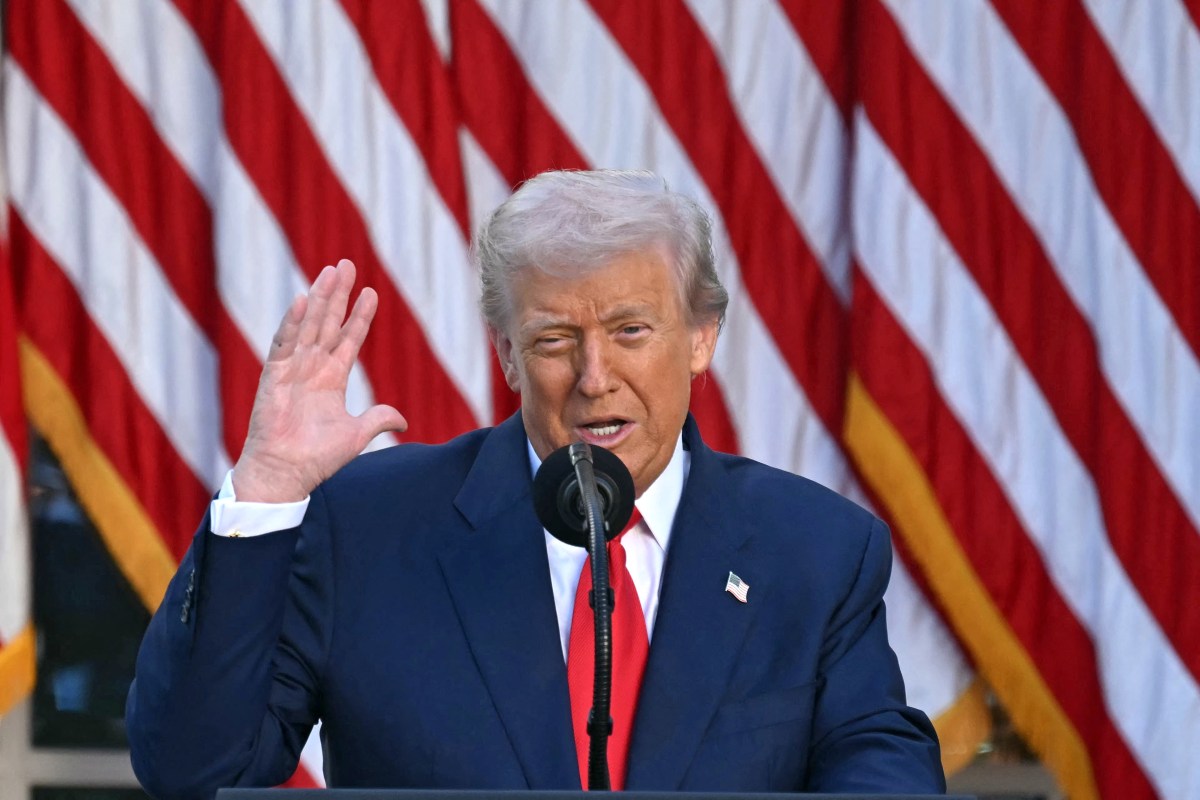 Trump Threatens Hamas as Group Struggles to Deliver on Israel Hostage Deal