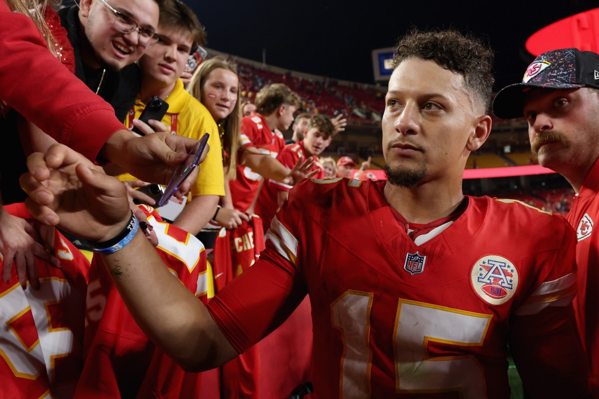 Patrick Mahomes Rizz Patrick Mahomes' Reaction to Rashee Rice's Chiefs Return Speaks Volumes ...