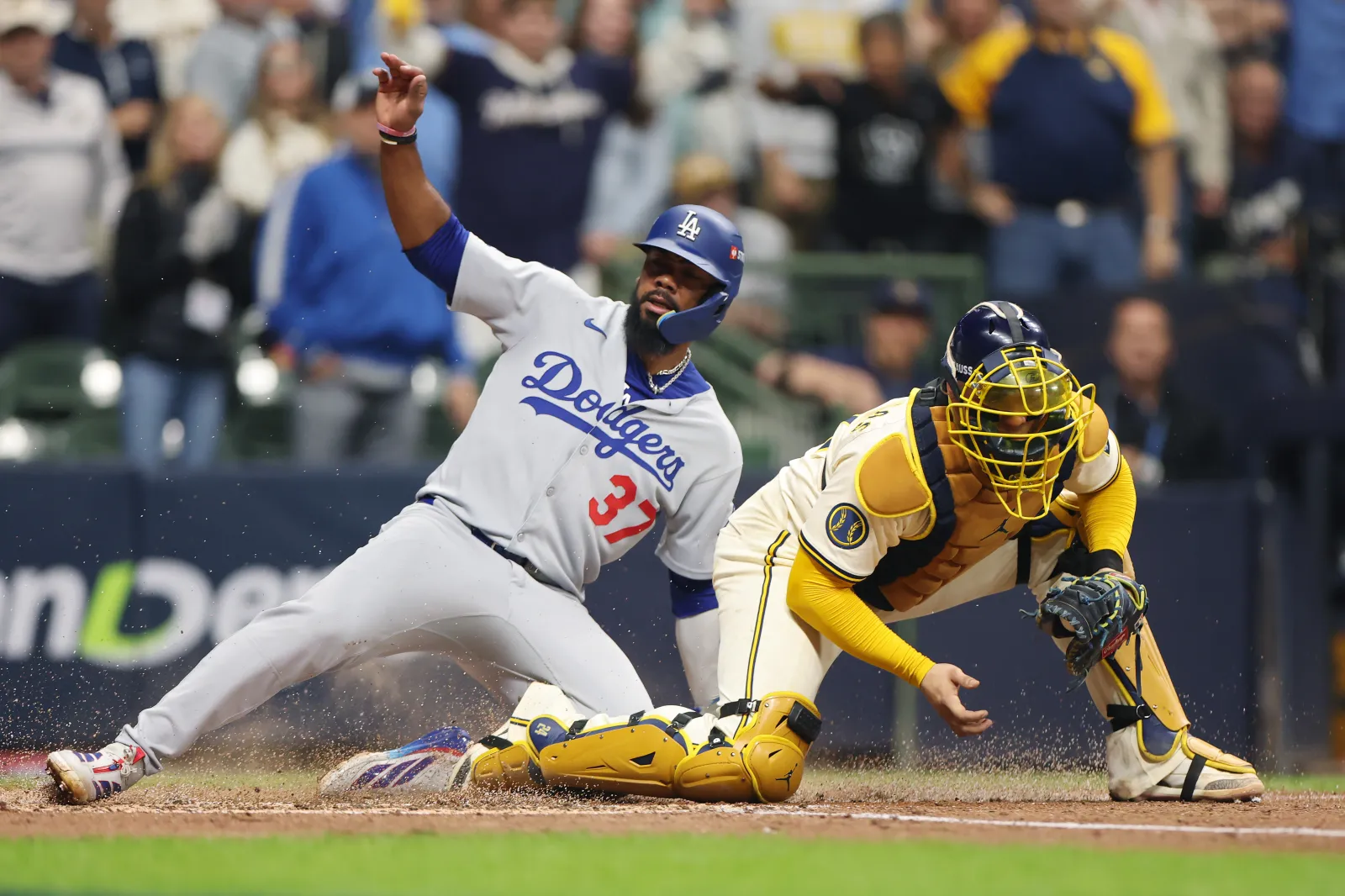 How a Bizarre Double Play Disrupted the Dodgers in NLCS Game 1
