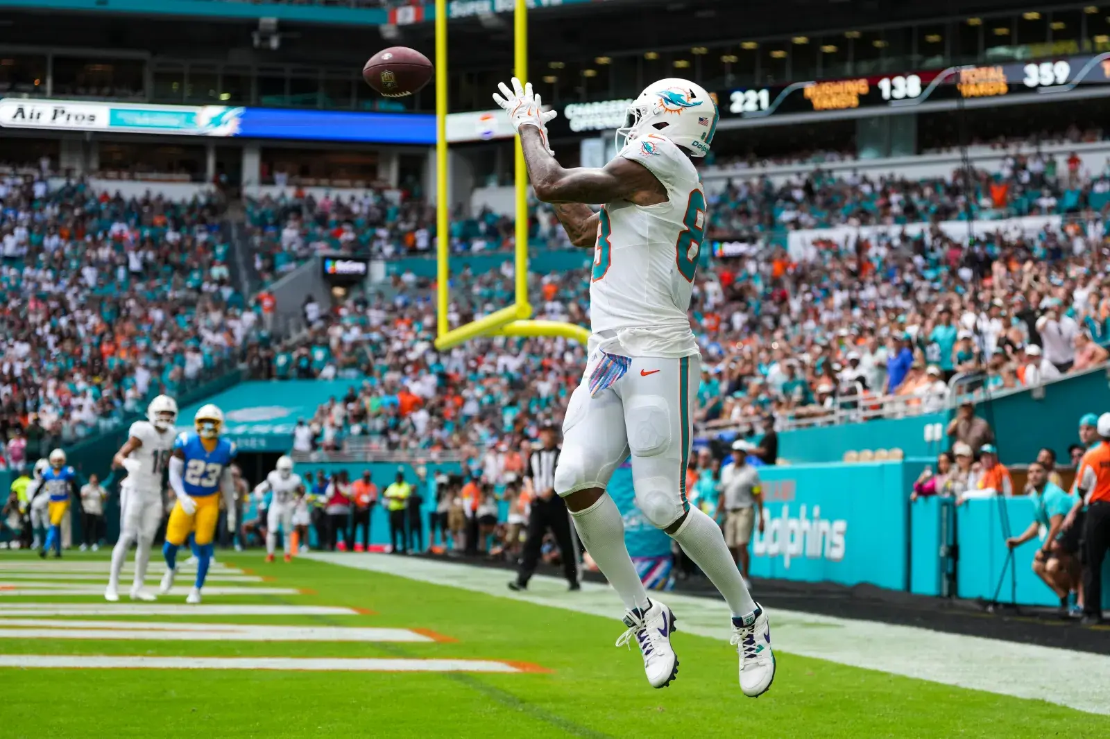 Dolphins’ Darren Waller Potentially Facing Season-Ending Injury