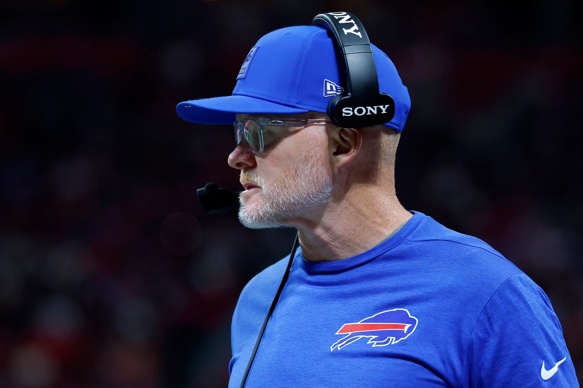 Bills Lose Defensive Star In First Half Against Panthers