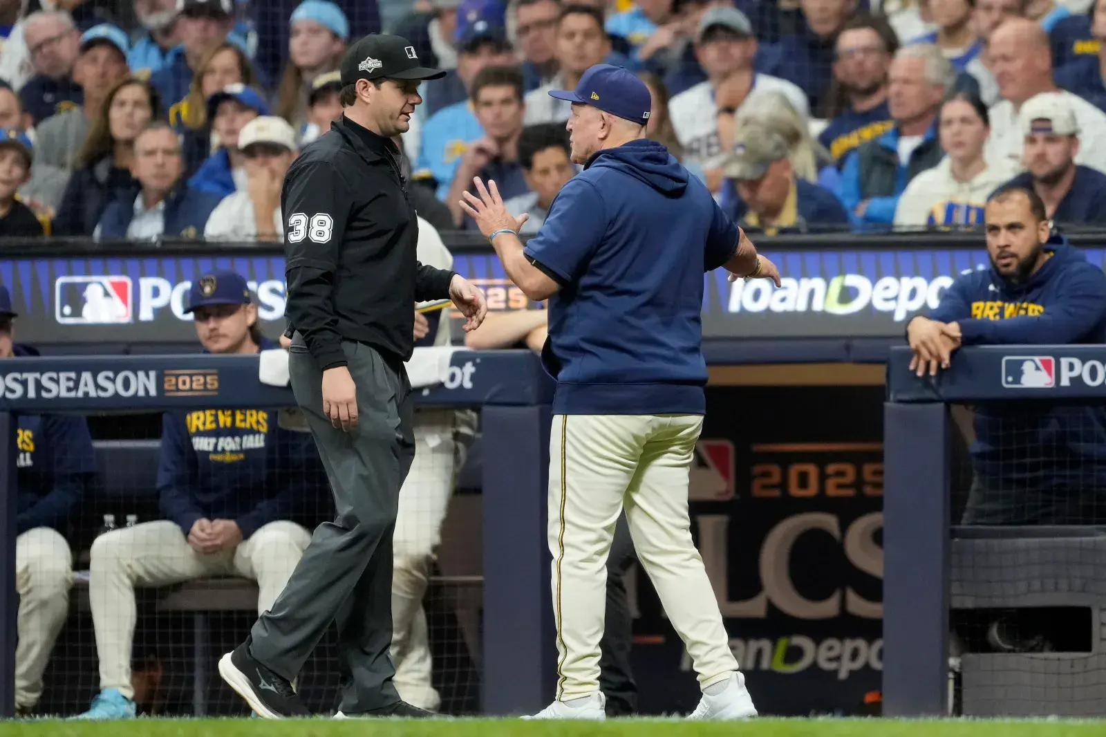 Brewers' Pat Murphy Stands Tall: A Fight to Be Reckoned With