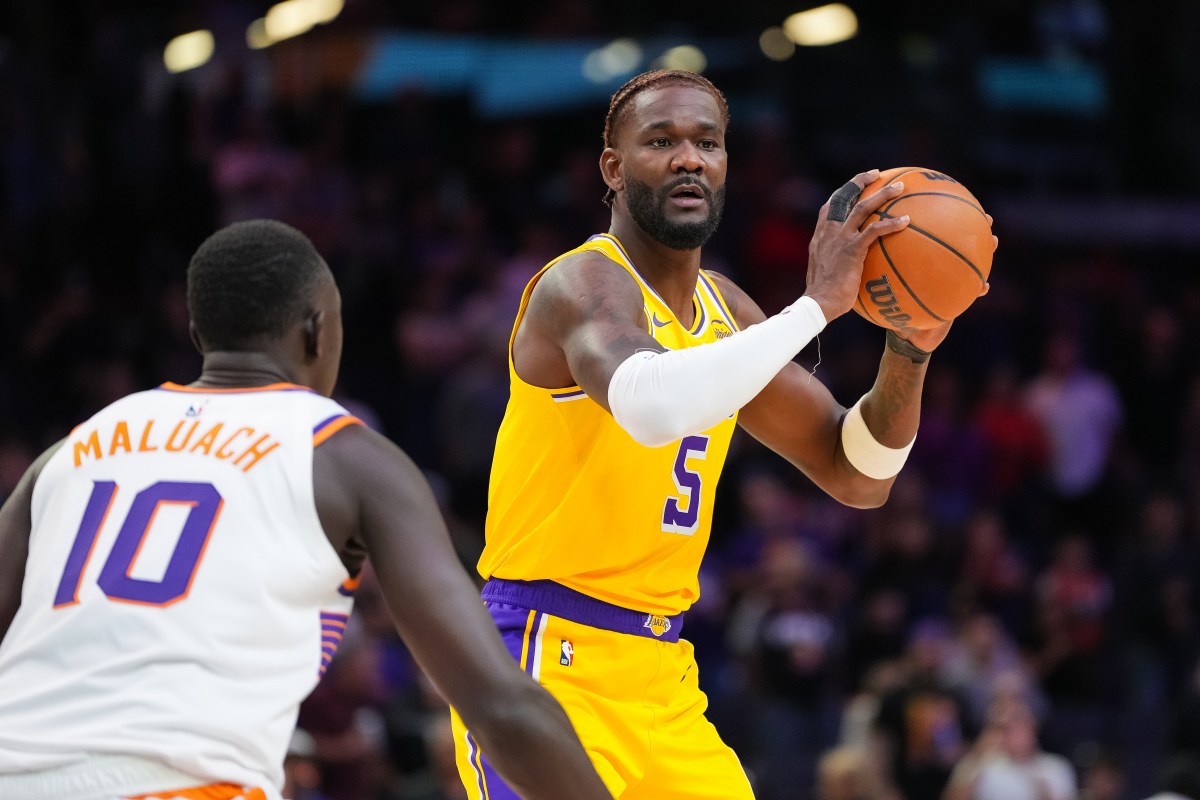Shaquille O&rsquo;Neal Sends Blunt Message to Lakers&rsquo; Deandre Ayton