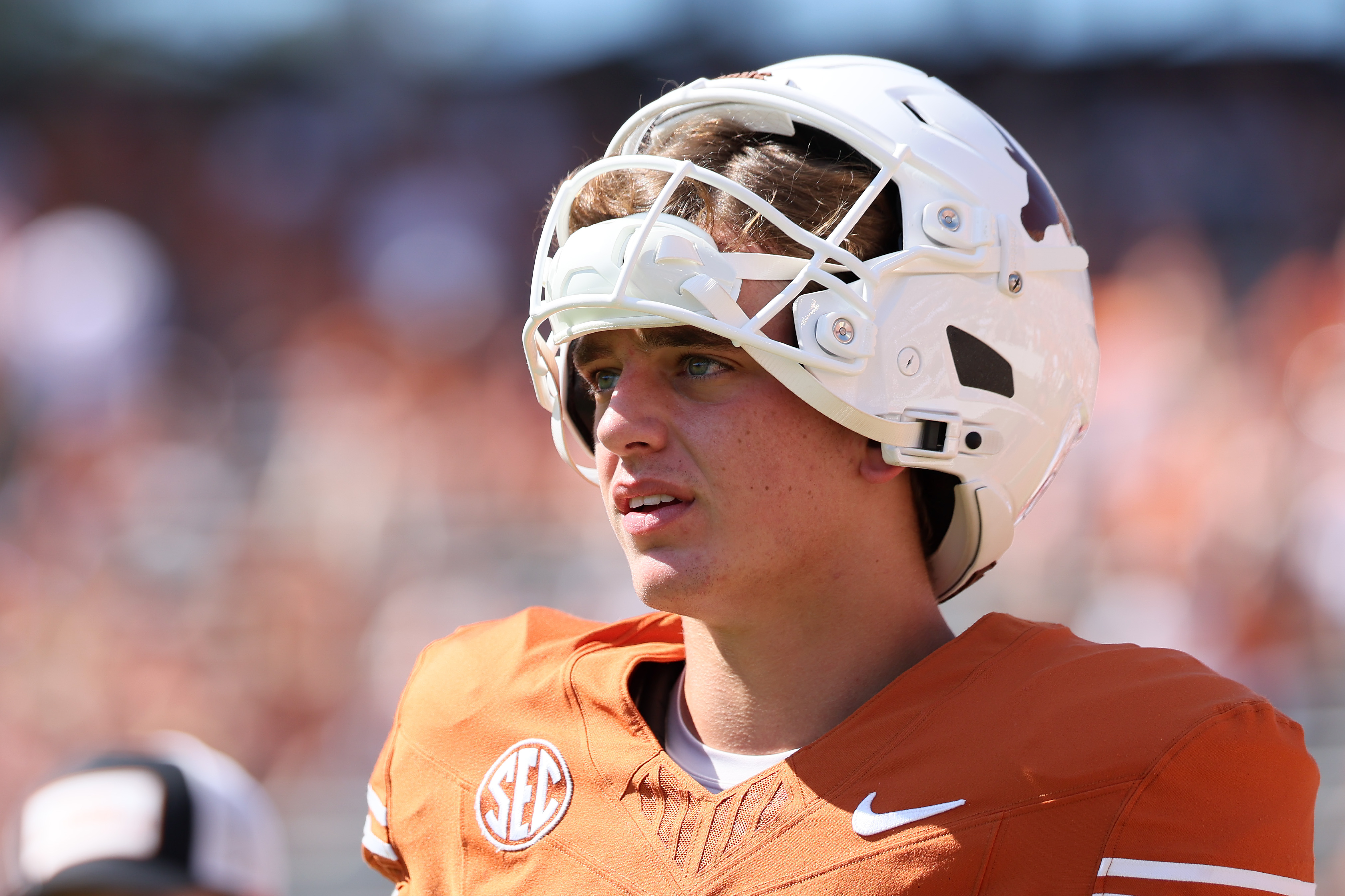 Arch Manning Reacts to Texas Teammate Entering Transfer Portal
