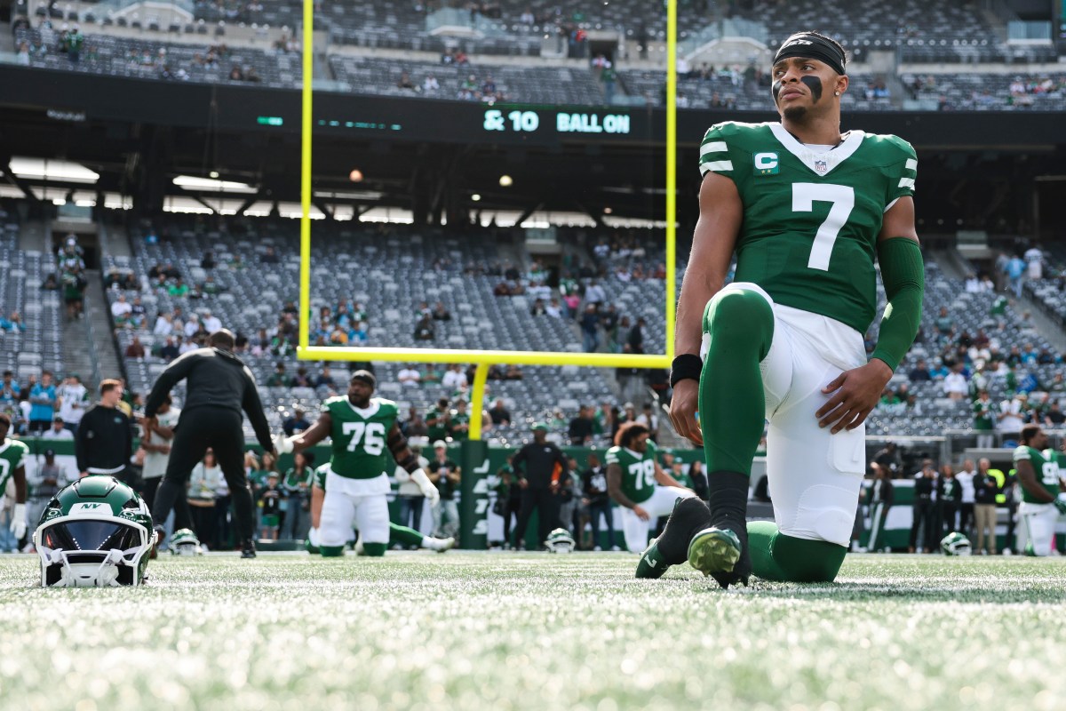 Jets Owner Blames Justin Fields for Disaster Start