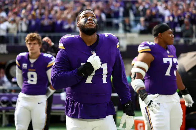 Christian Darrisaw, Minnesota Vikings