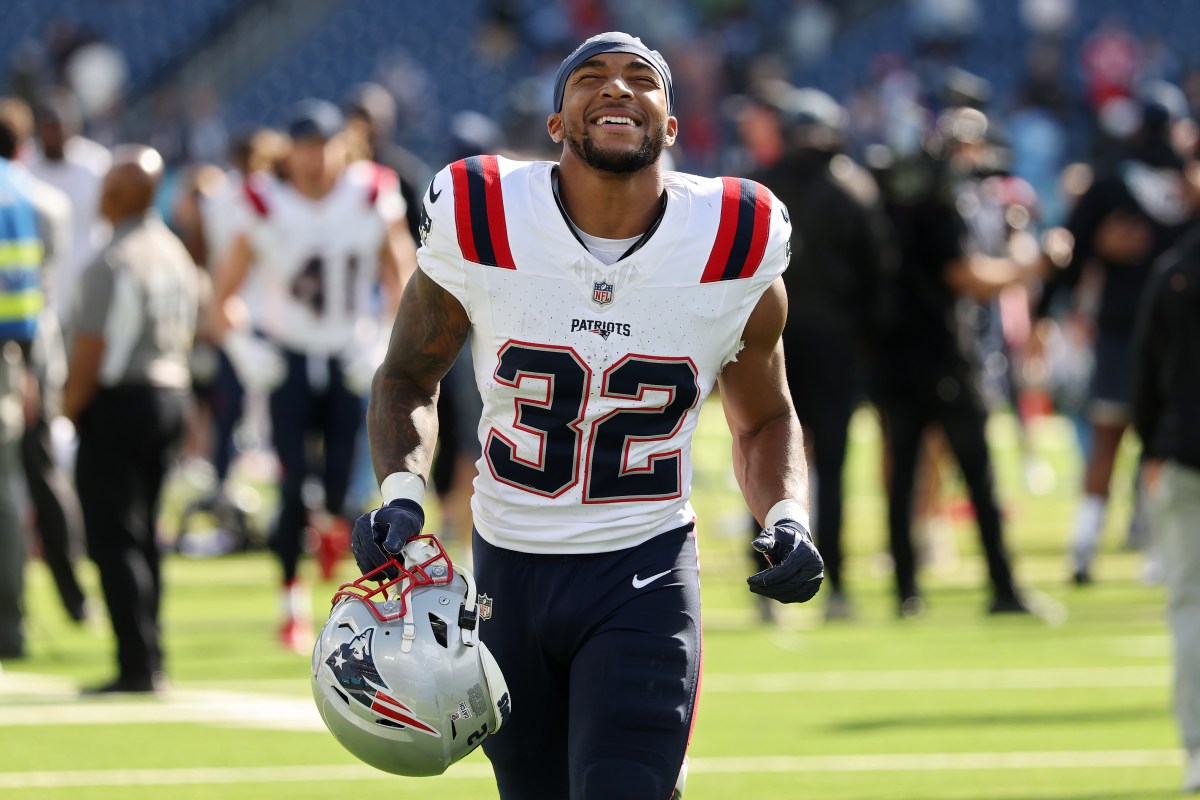 Mike Vrabel Reveals Reason for Lack of Playing Time for Rookie Running Back