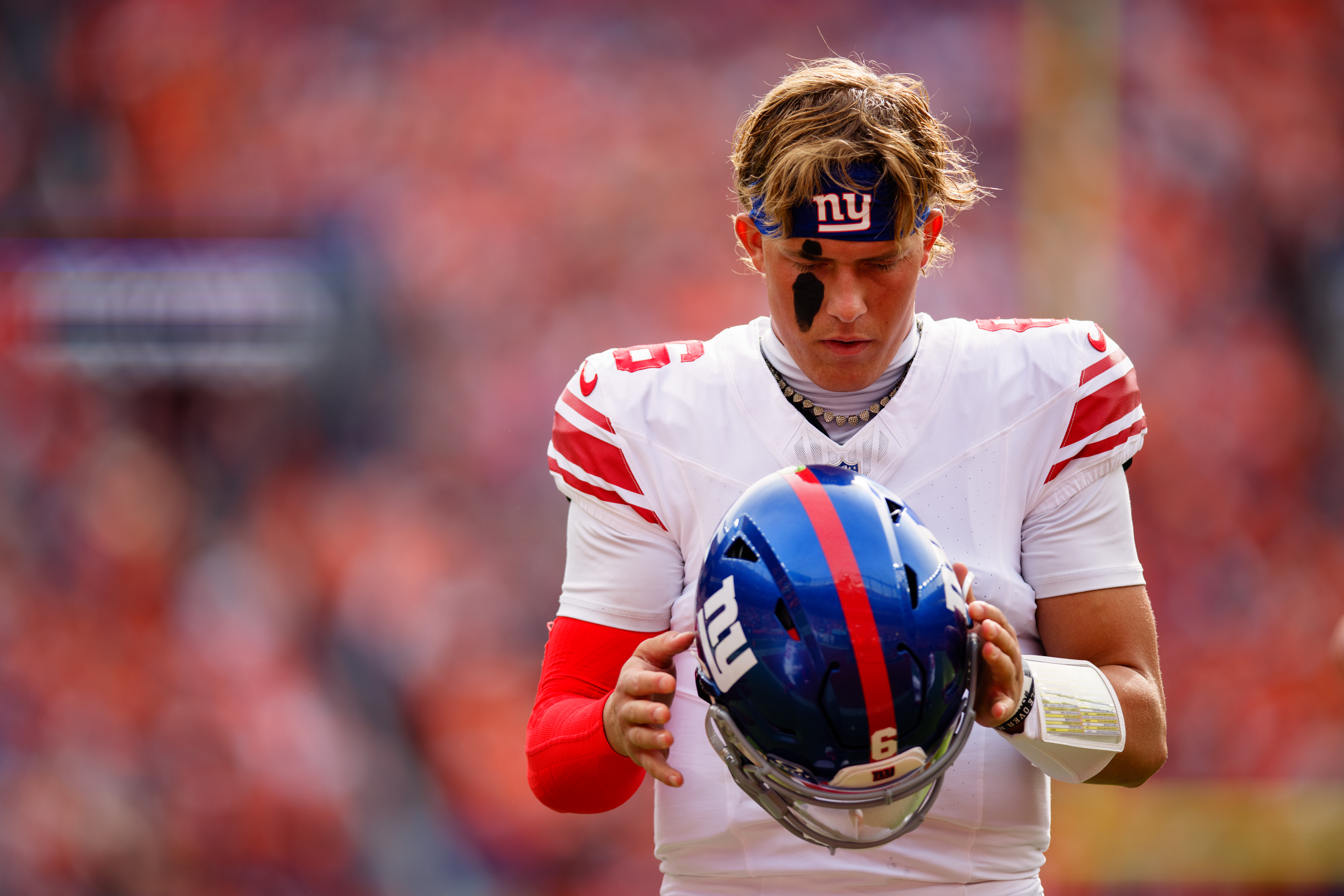 Giants' Jaxson Dart Exits Game With Apparent Head Injury