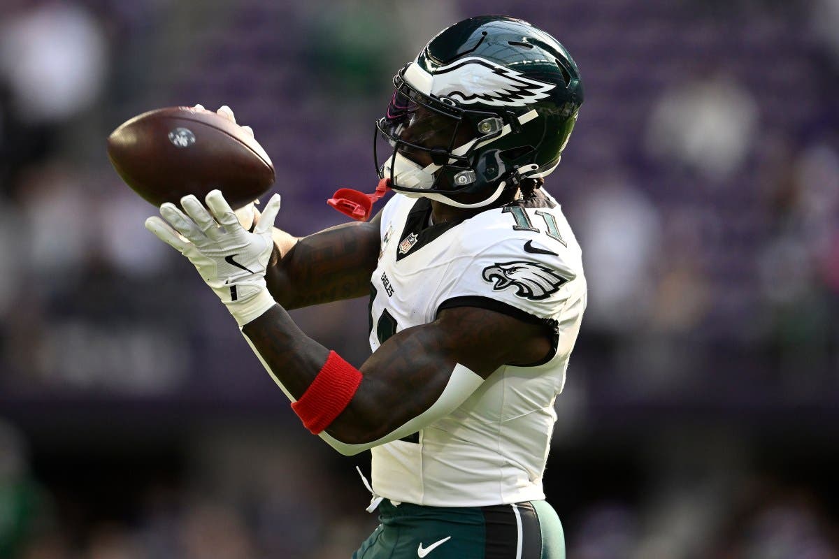 Patriots Explore Defensive Trades, Bolster Run Defense Amid Playoff Push