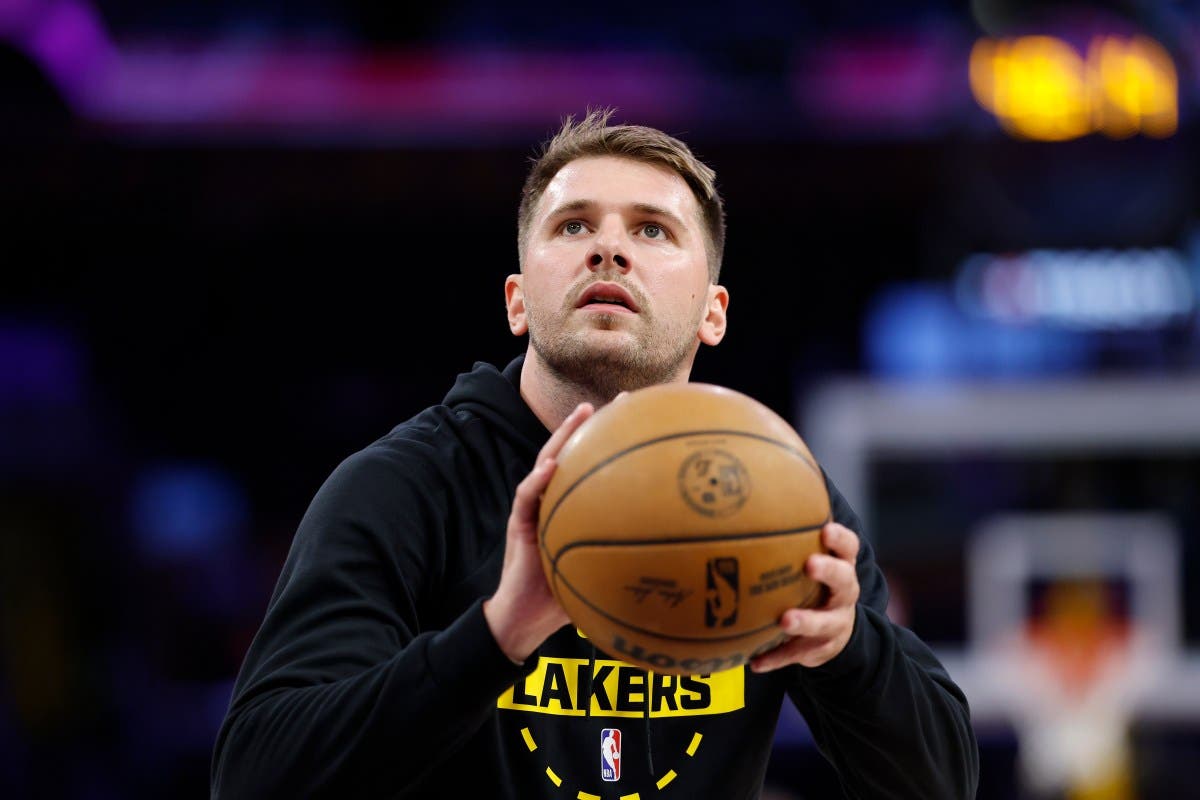 Luka Doncic está provocando reacciones salvajes tras hacer historia con los Lakers Luka Doncic está provocando reacciones salvajes tras hacer historia con los Lakers