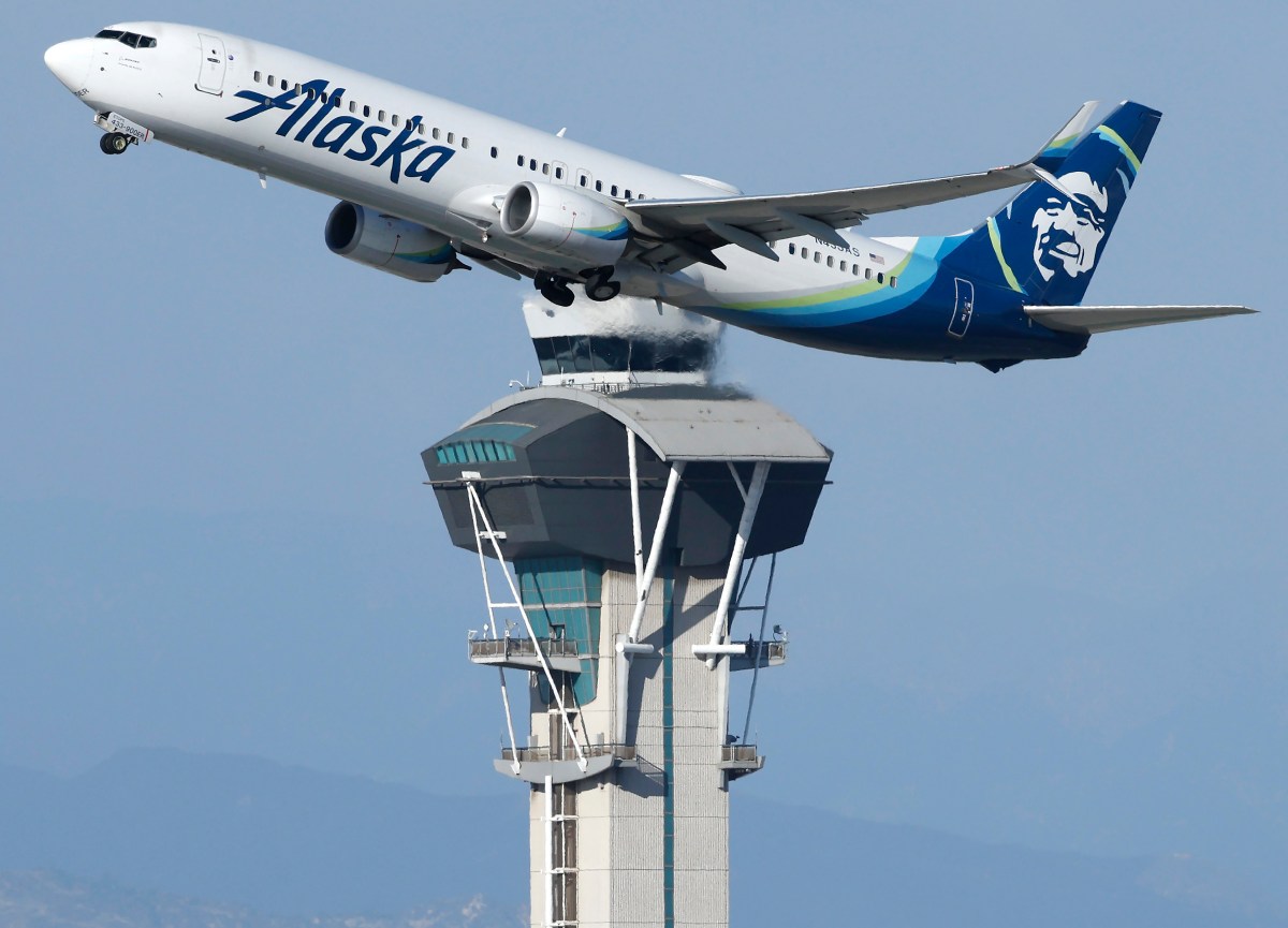 Alaska Airlines Grounds Flights: What We Know