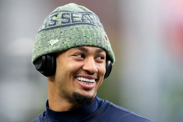 Jaxon Smith-Njigba #11 des Seahawks de Seattle avant un match contre les Texans de Houston.