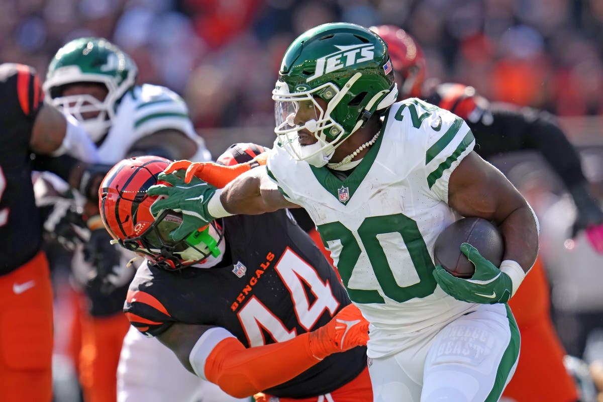 New York Jets Seek Third-Round Pick for Running Back Breece Hall Ahead 2025 NFL Trade Deadline