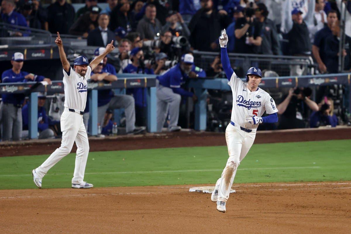 Dodgers Blue Jays Play Historic 18-Inning World Series Game