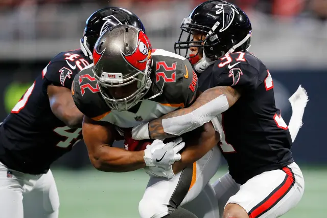 Doug Martin #22 of the Tampa Bay Buccaneers