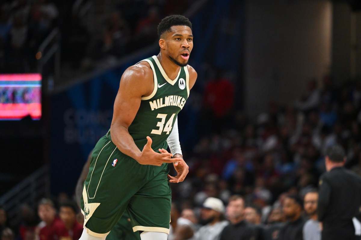 Warriors Receive Disappointing Giannis Antetokounmpo Update