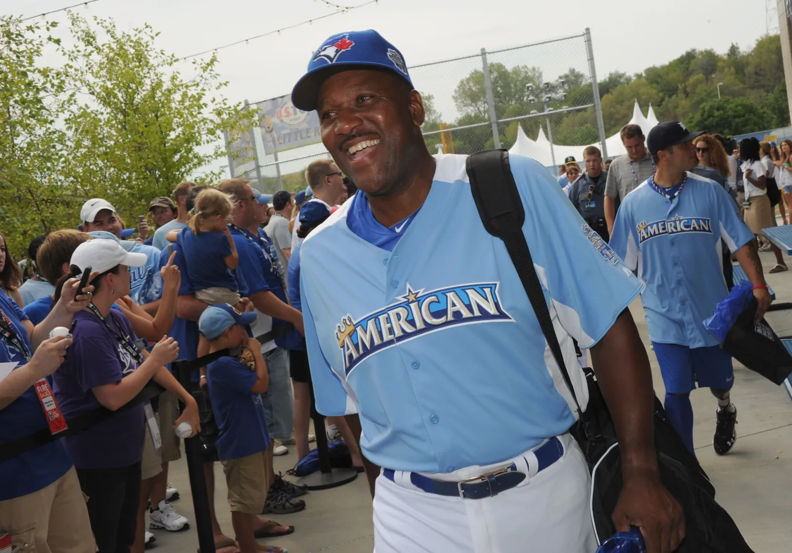 Blue Jays Legend Joe Carter Sends 1-Word Message on George Springer Heroics  - Newsweek