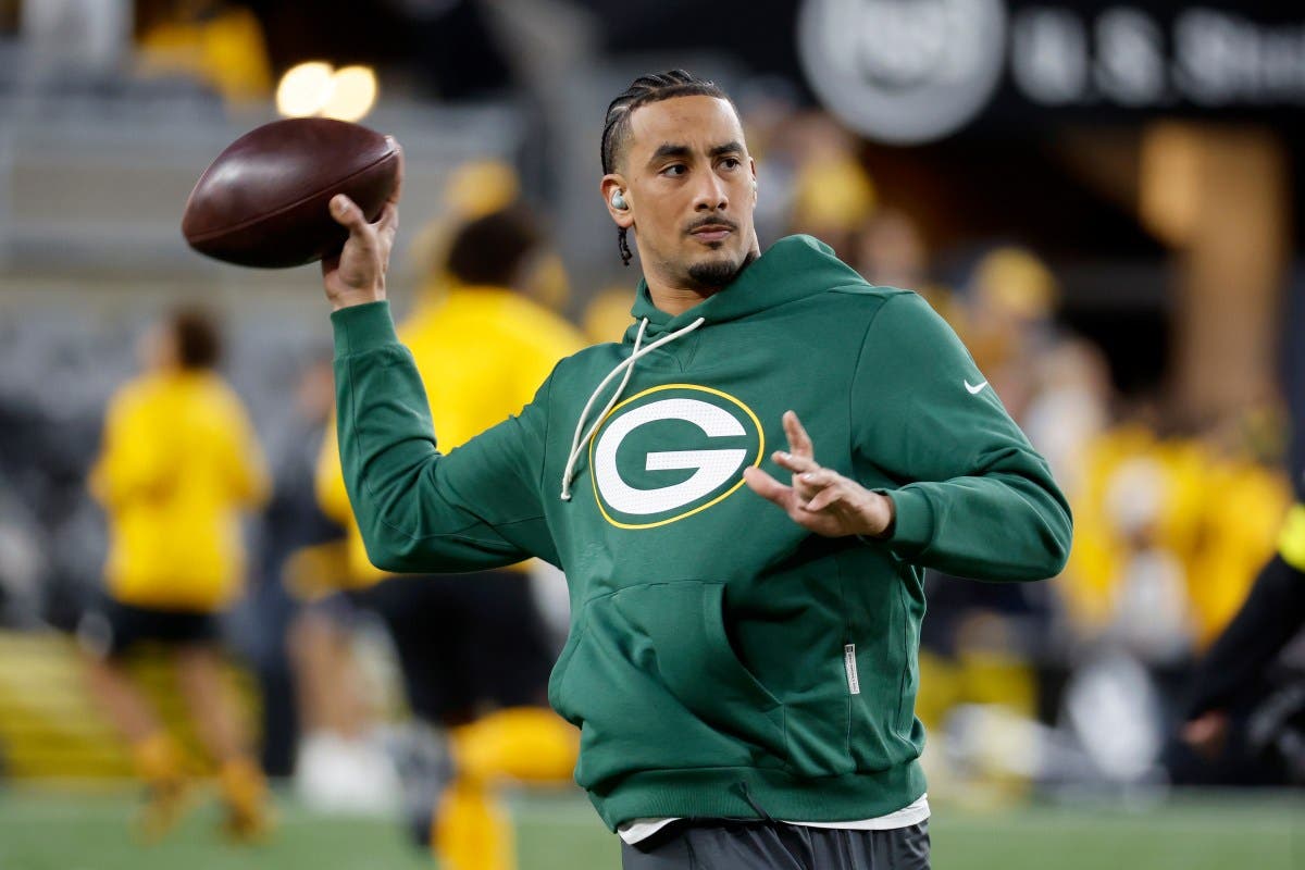 Packers' Jordan Love Leads 35-25 Win Over Steelers, Earns Brett Favre Praise