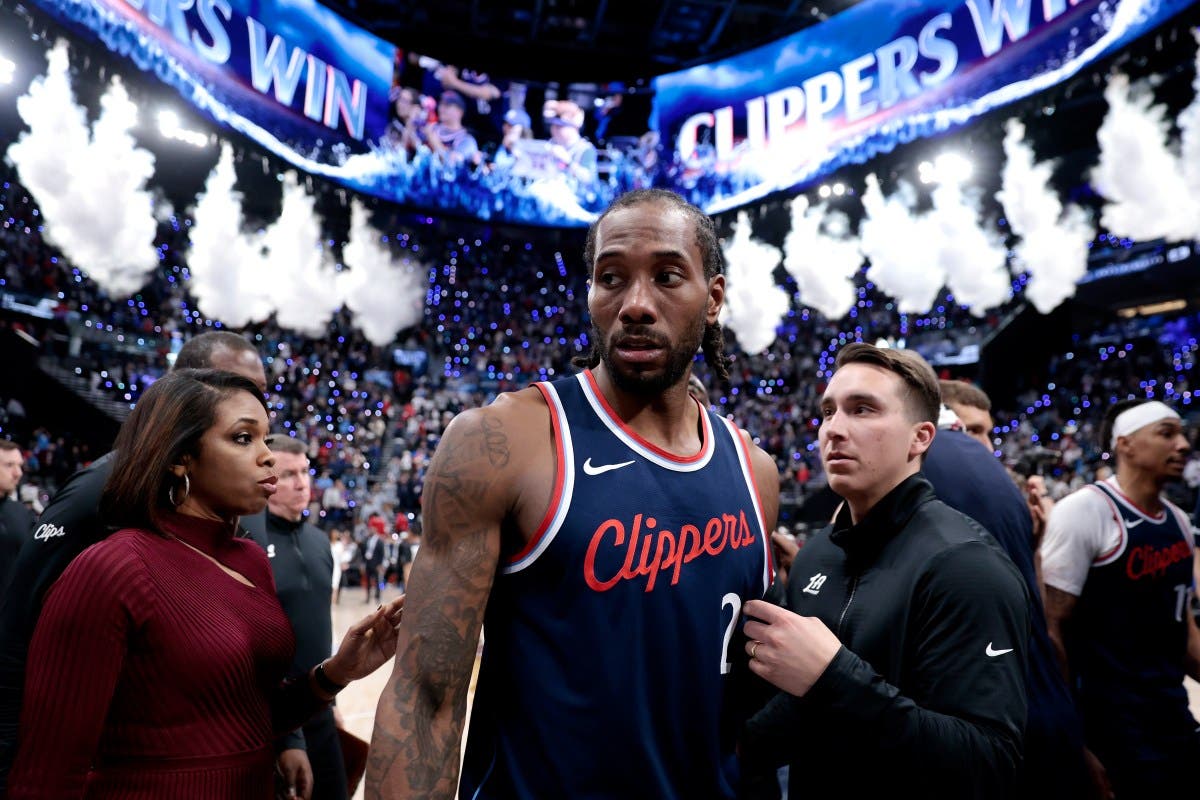 Kawhi Leonard Trolled by Clippers Teammate After Summer Scandal