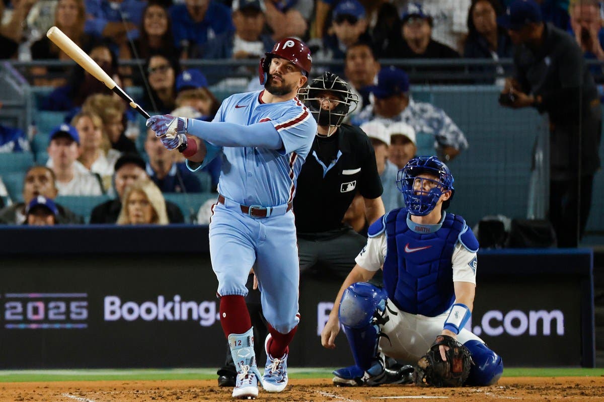 Insider Suggests Red Sox Reunite With 3-Time All-Star Slugger