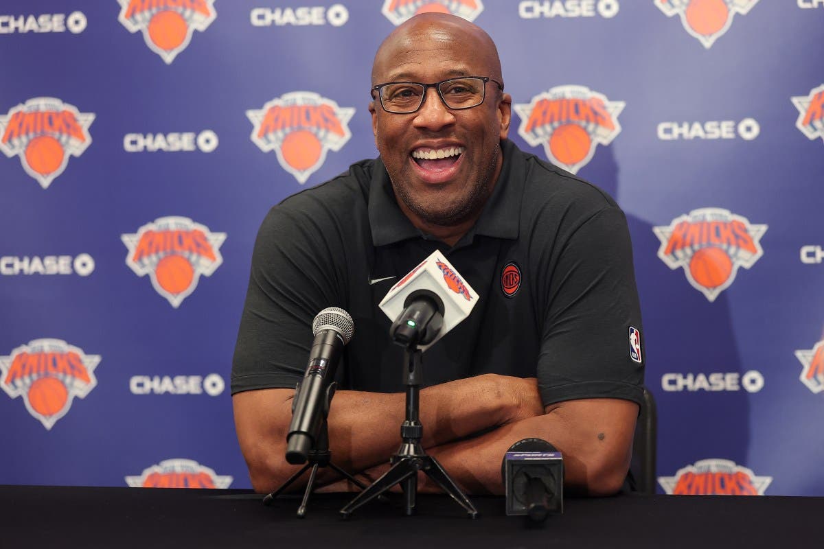 Knicks’ Mike Brown Already Making Drastic Change From Tom Thibodeau’s Strategy
