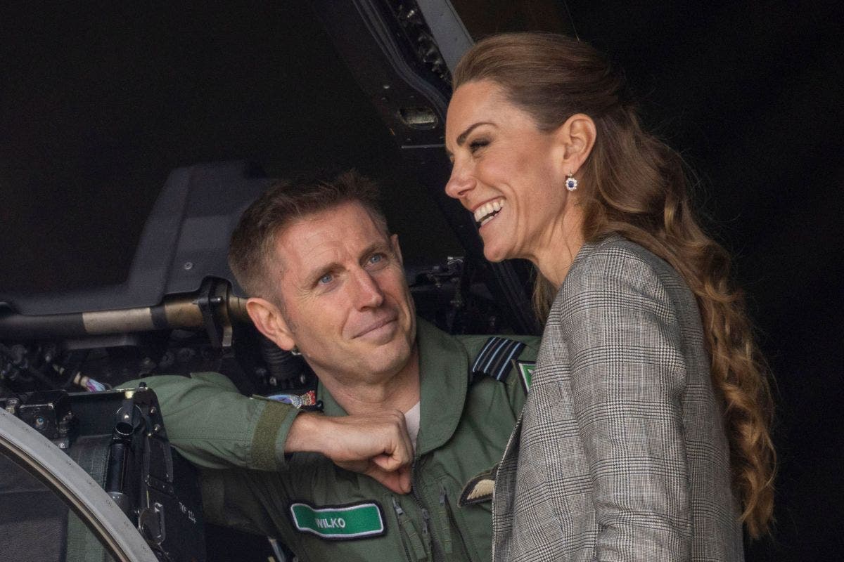 Princess Kate's Body Language With Air Force Pilot Goes Viral