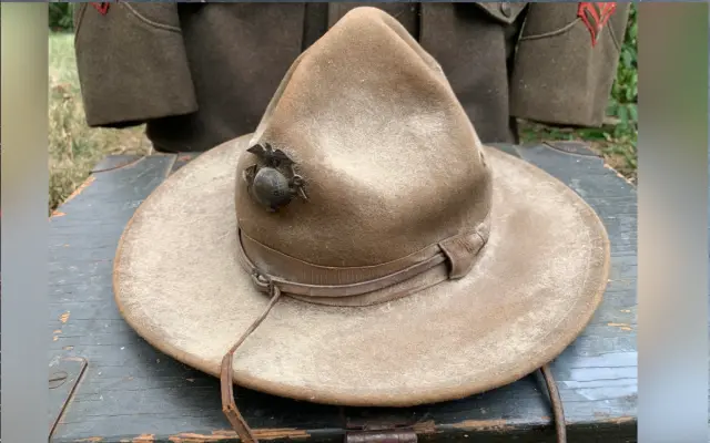 Un cappello della prima guerra mondiale.