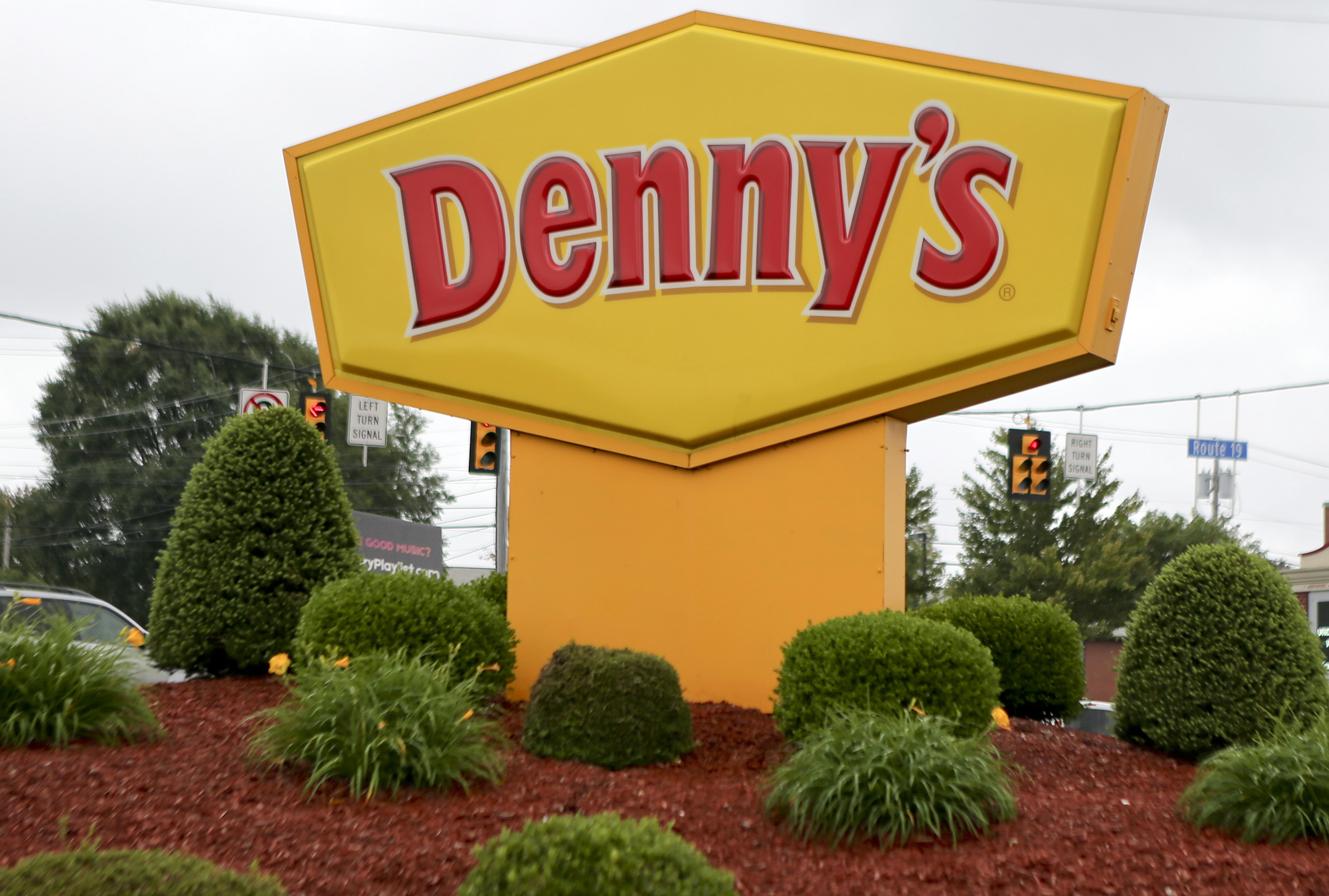 List of Fast Food and Restaurants Open on Thanksgiving Day 2025