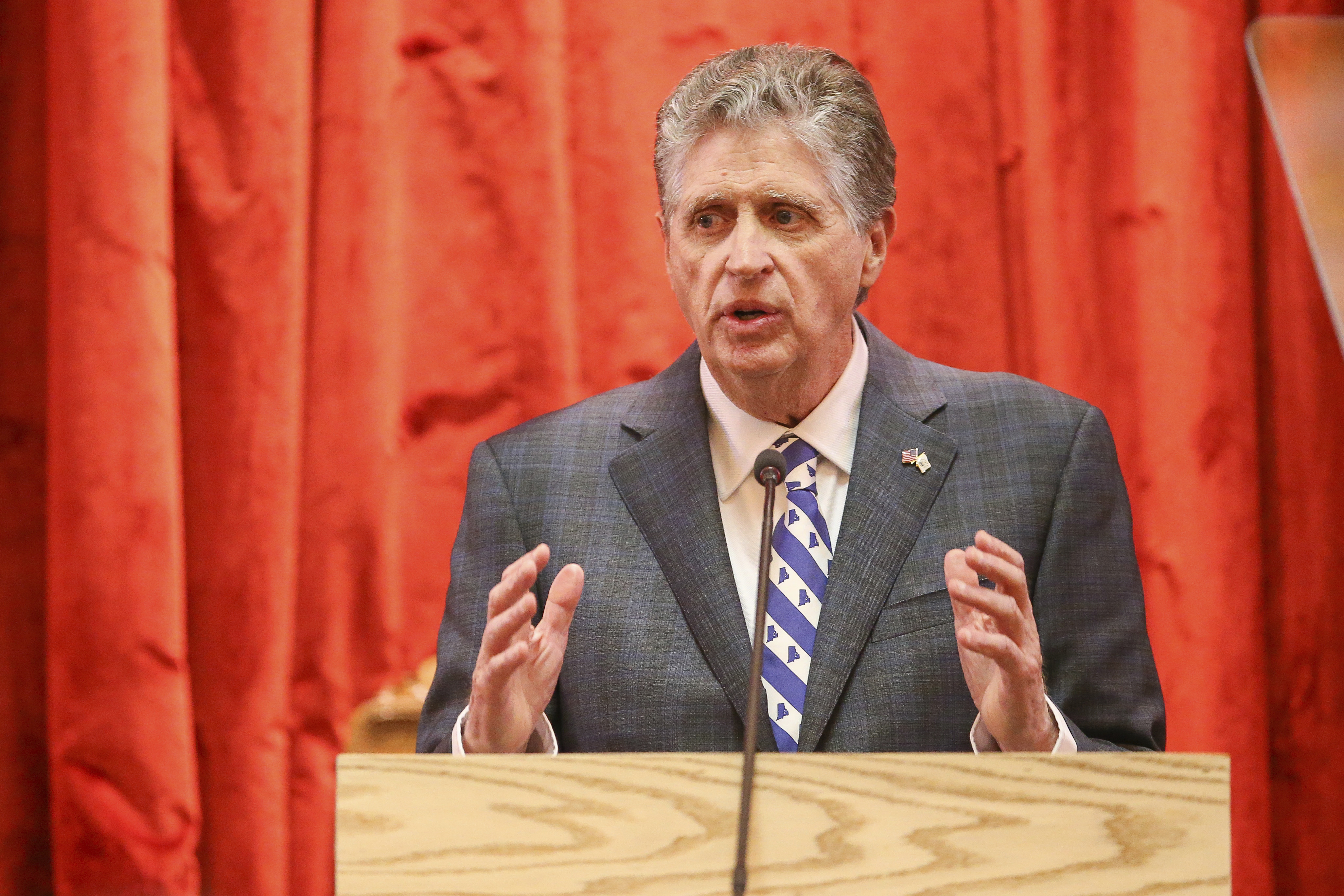 Democratic Governor Gets Warning Sign About His Reelection—Poll