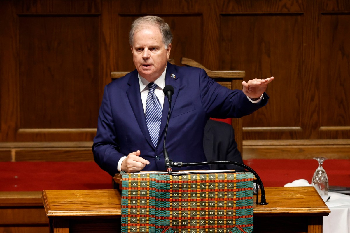 Democrat Candidate Halves Republican Lead in Alabama-Poll