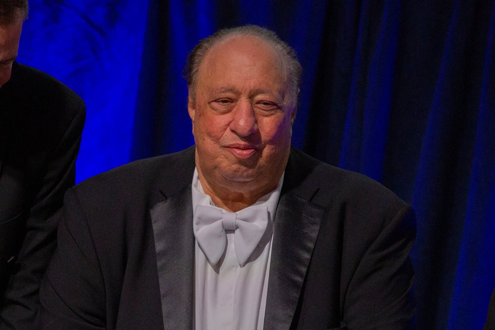 Bilionário Ameaça Deixar Nova York Após Vitória de Mamdani: O Que Isso Significa?