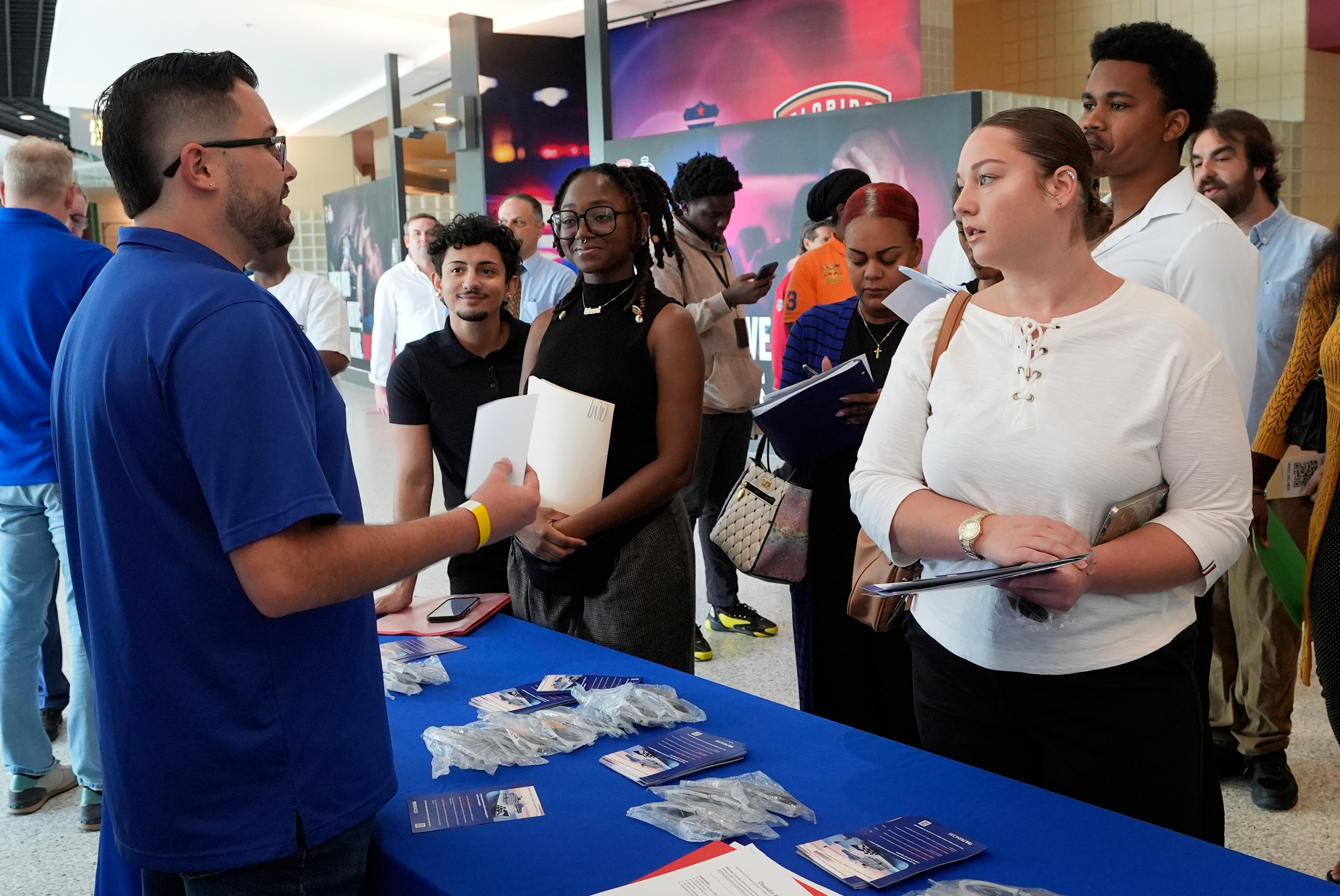 US Labor Market Now ‘Noticeably Weaker’ Warns Economist