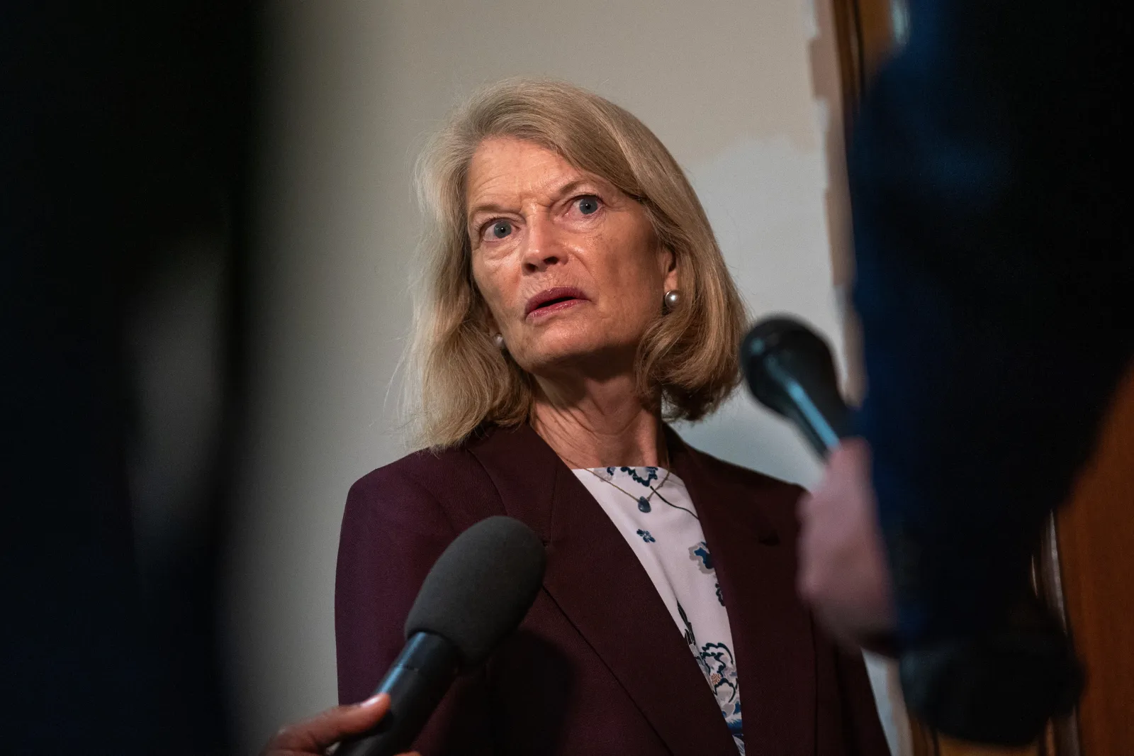 Republican Senator Defends Mark Kelly, Calls Treason Accusations ‘Reckless’