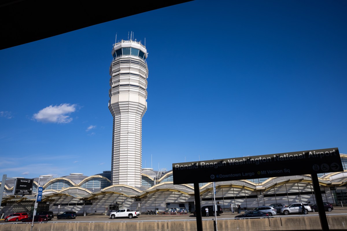 Security Threat Shuts Down Flights at DC Airport
