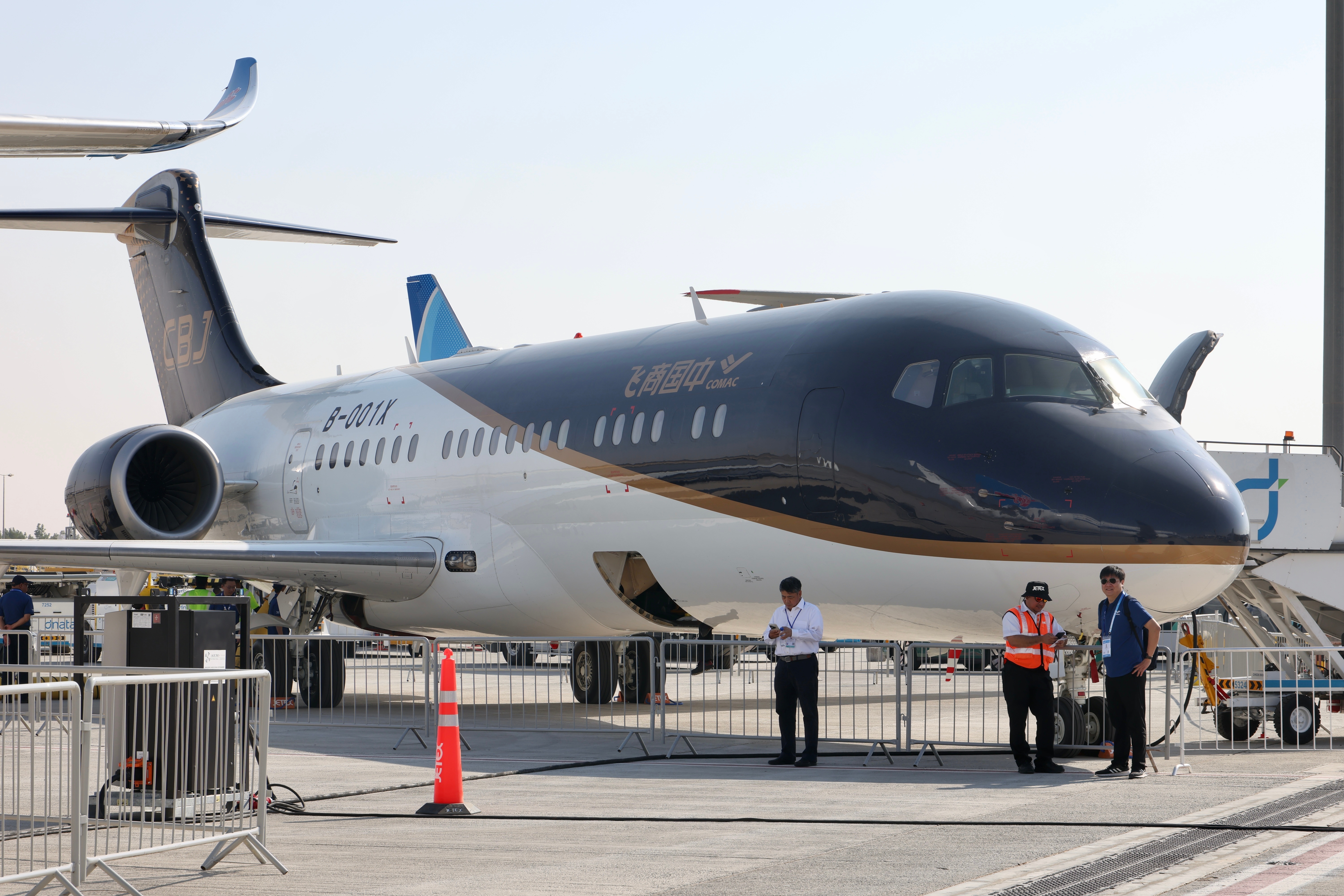 China Mounts Fresh Challenge to Boeing and Airbus - Newsweek