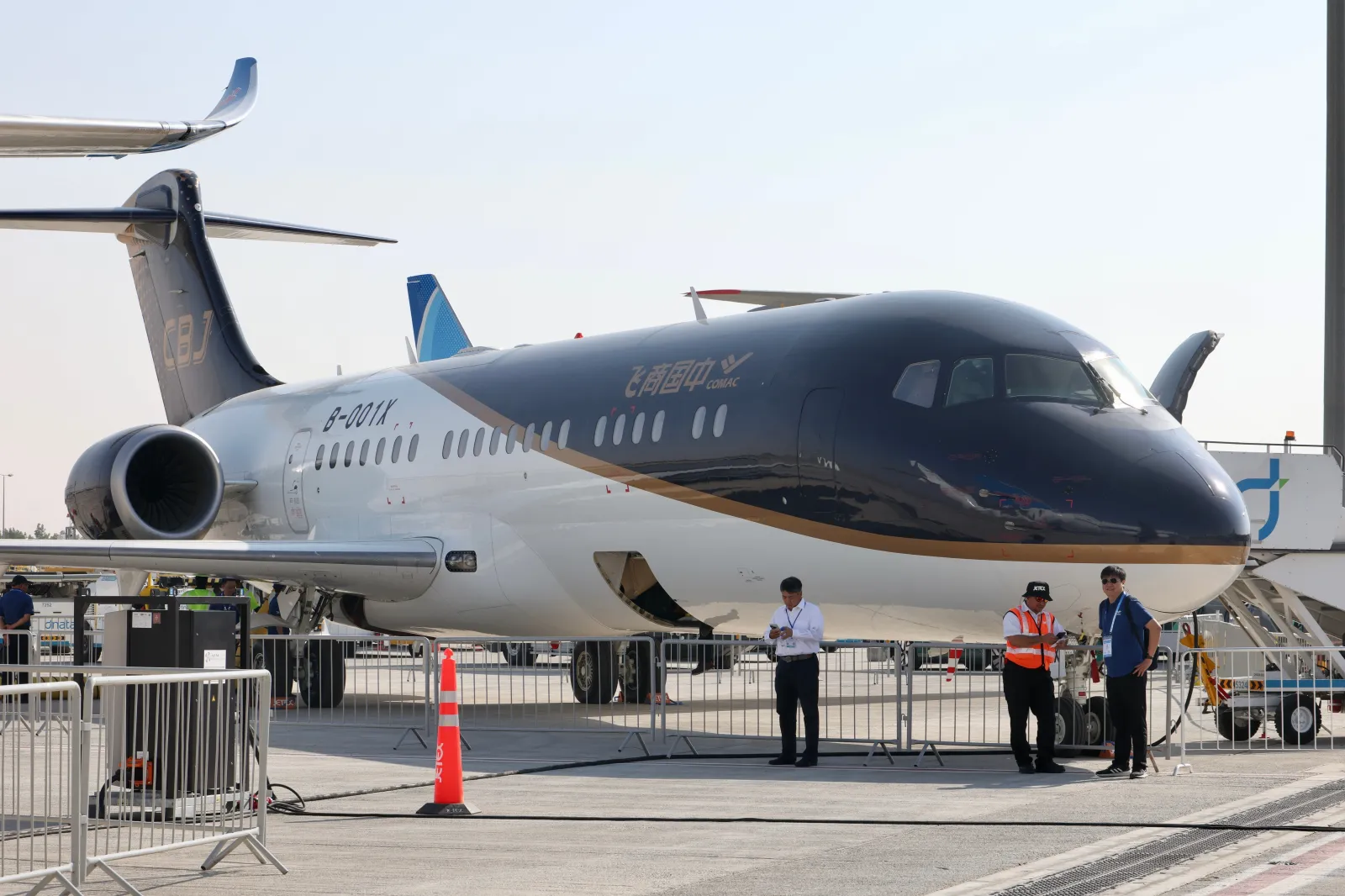 China Mounts Fresh Challenge to Boeing and Airbus