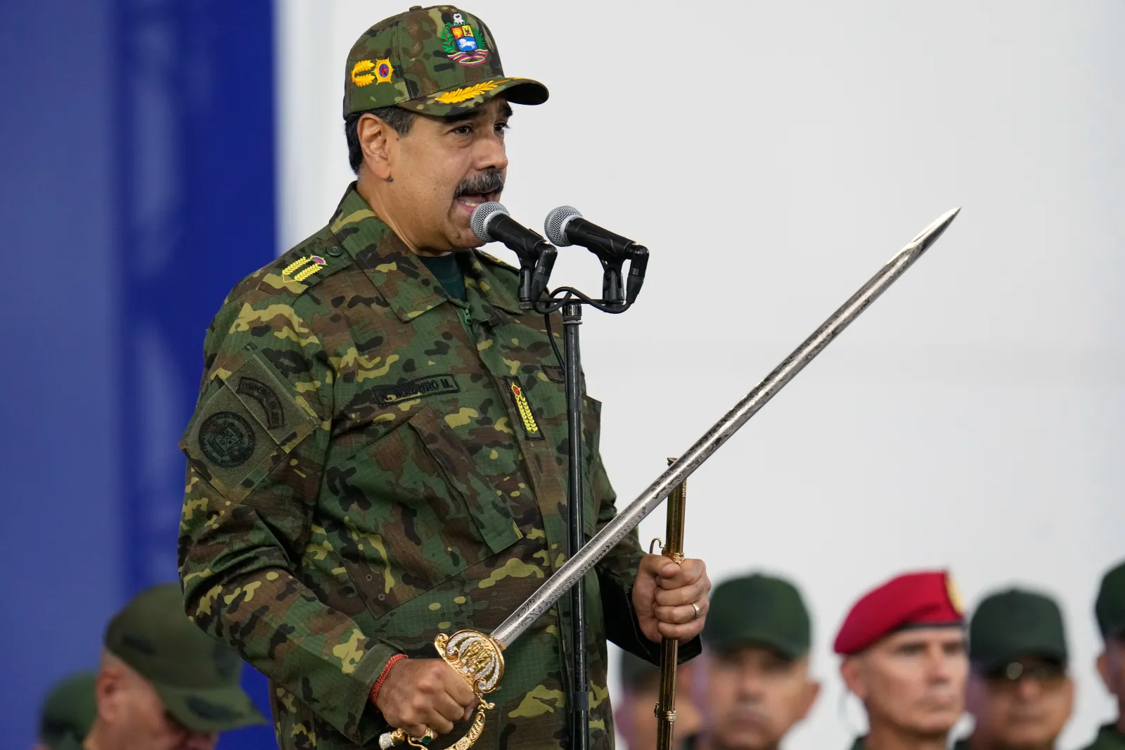 Defiant Maduro Rallies Venezuela for US War