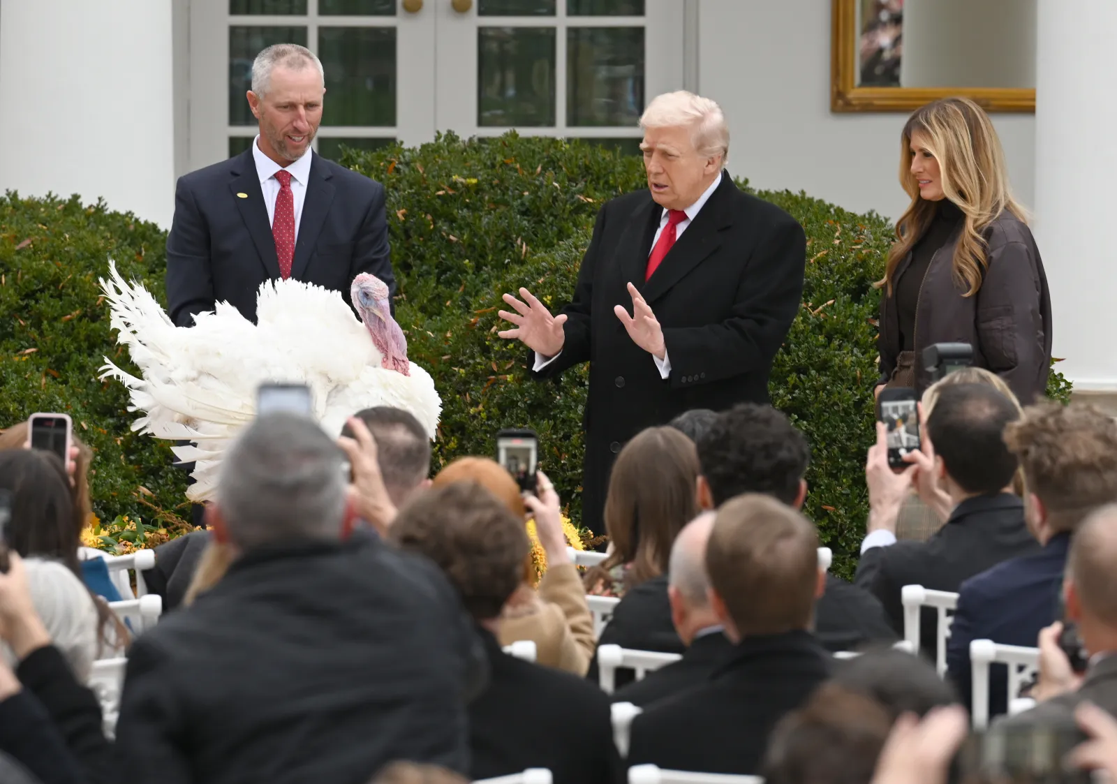 Donald Trump Gives Thanksgiving Message to Americans