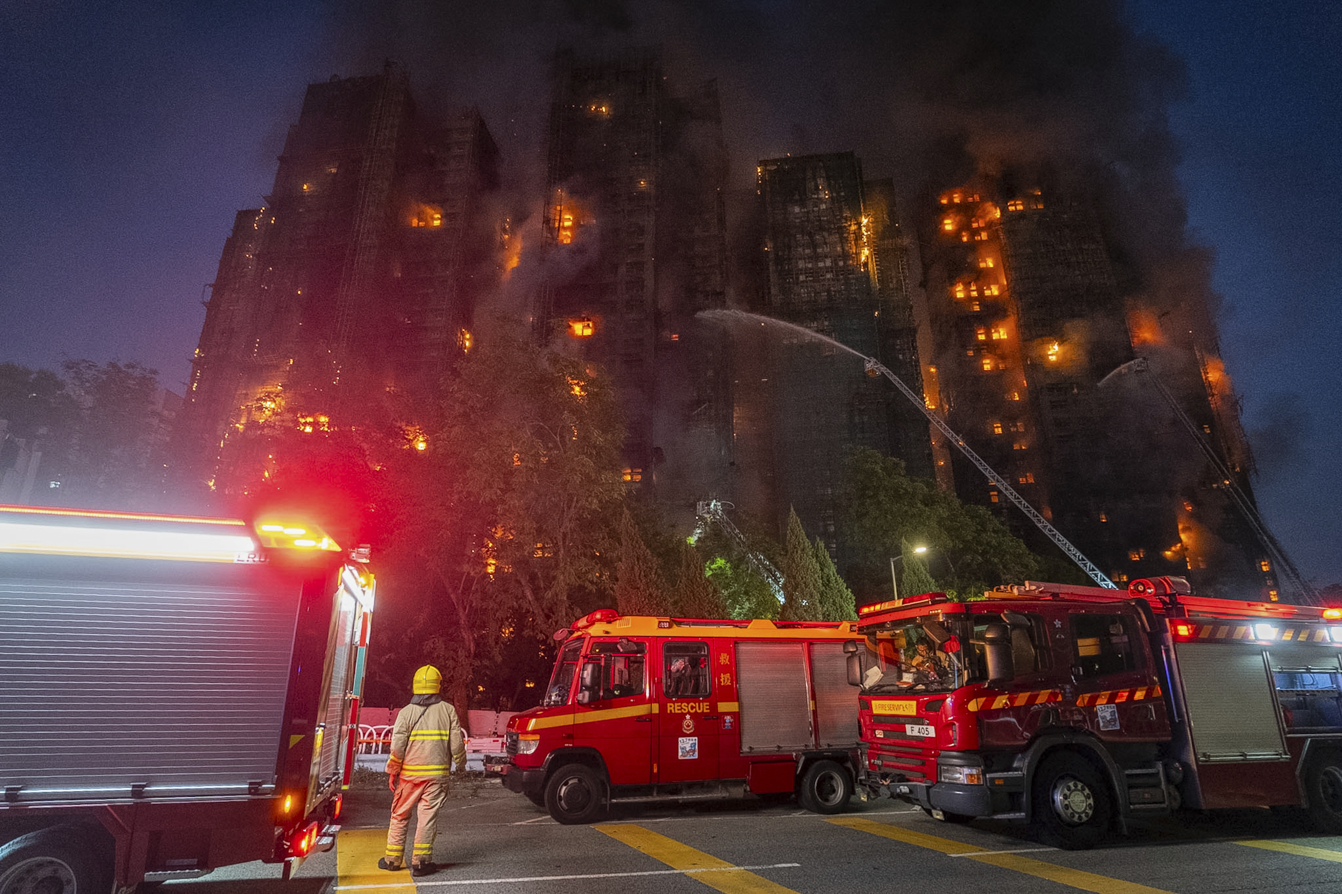 Hong Kong High-Rise Fire Kills 36, Hundreds Missing as Blaze Spreads