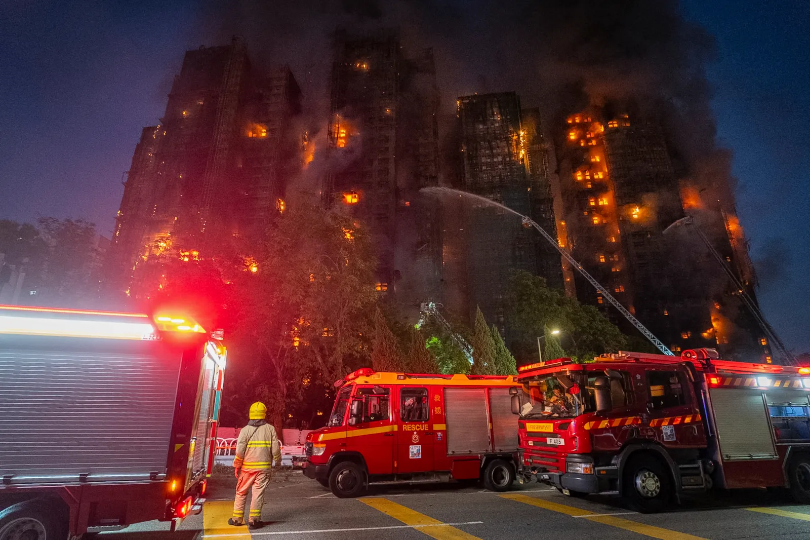 Hong Kong High-Rise Fire Kills 36, Hundreds Missing as Blaze Spreads