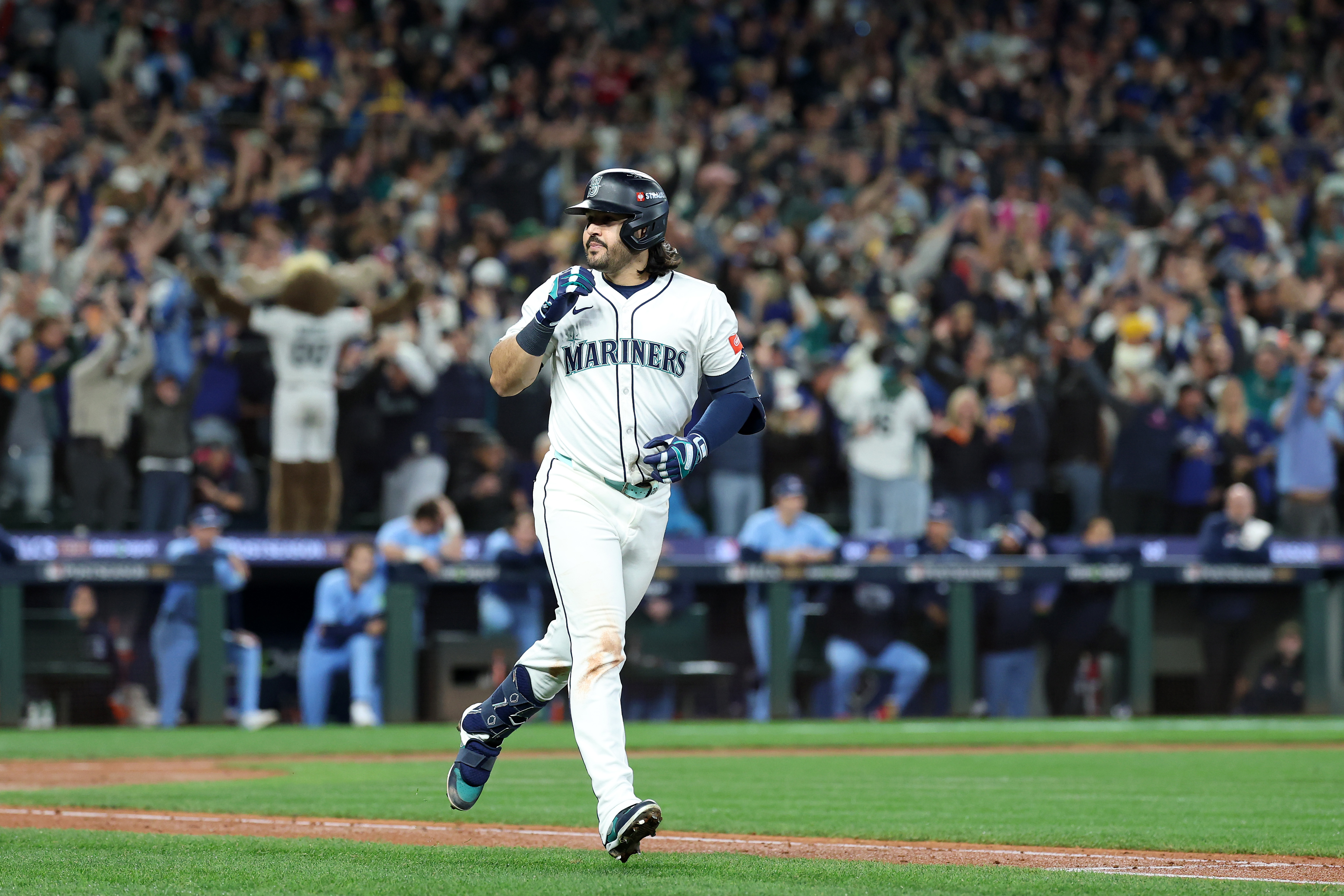 Mariners Slugger Could Offer Red Sox Corner Infield Solution, Per Insider