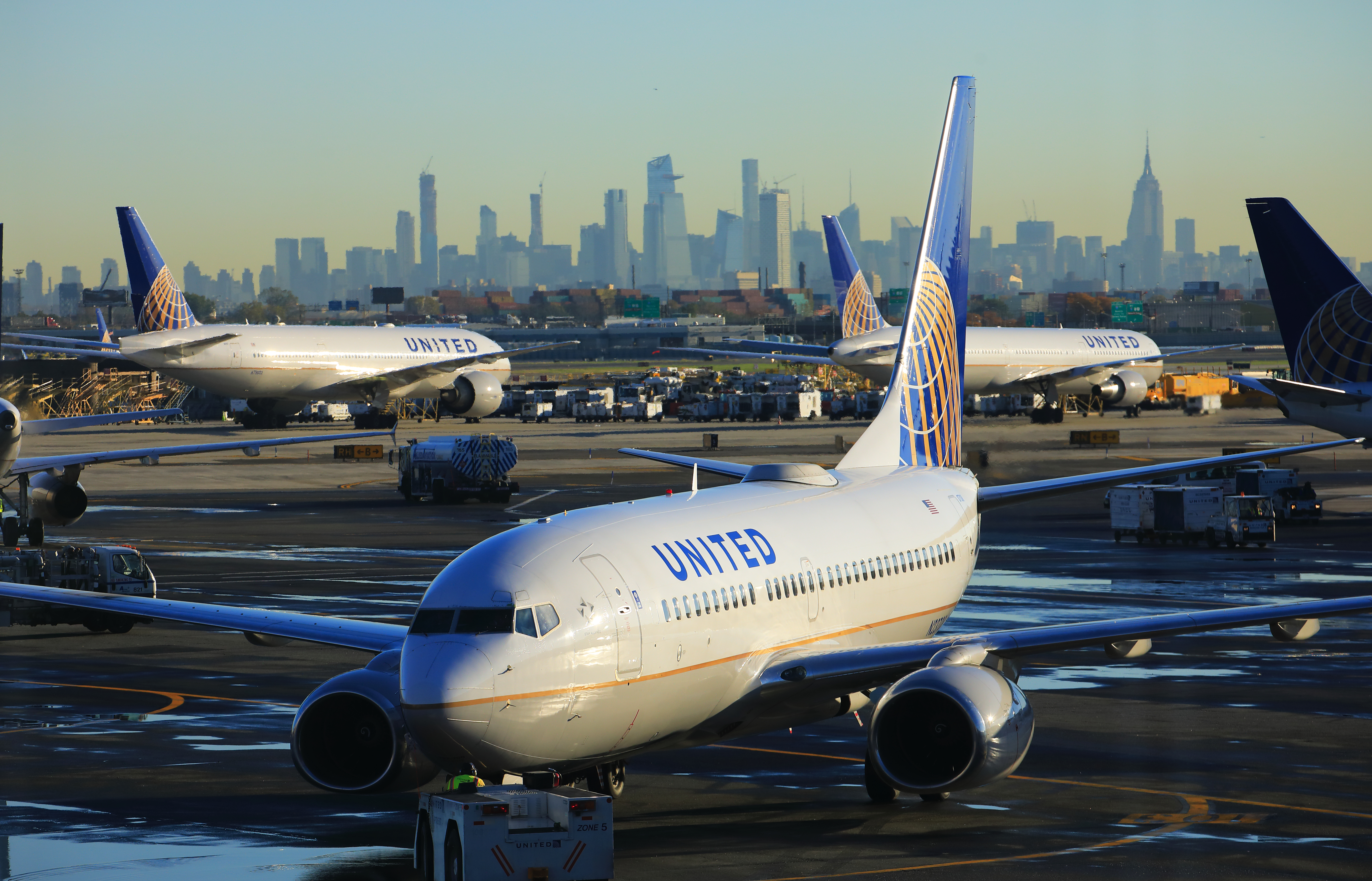 Hundreds of Friday Flights Canceled Amid Government Shutdown