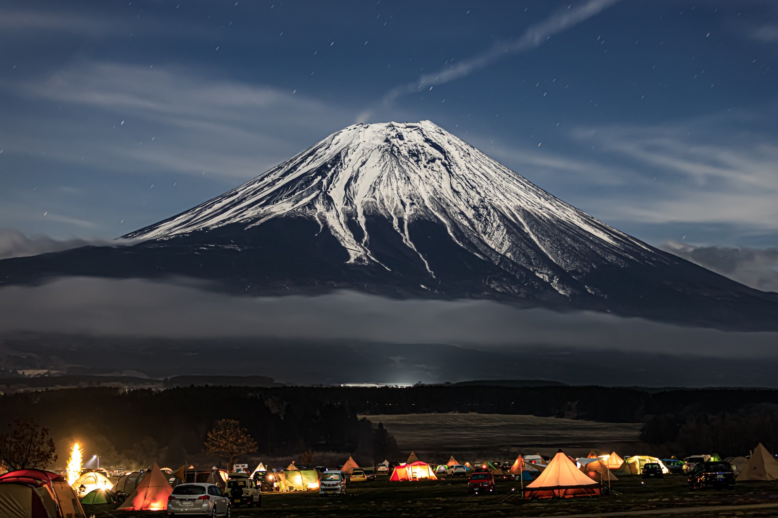 Traveler Hikes Tallest Mountain in Japan at 2AM—Unprepared for 