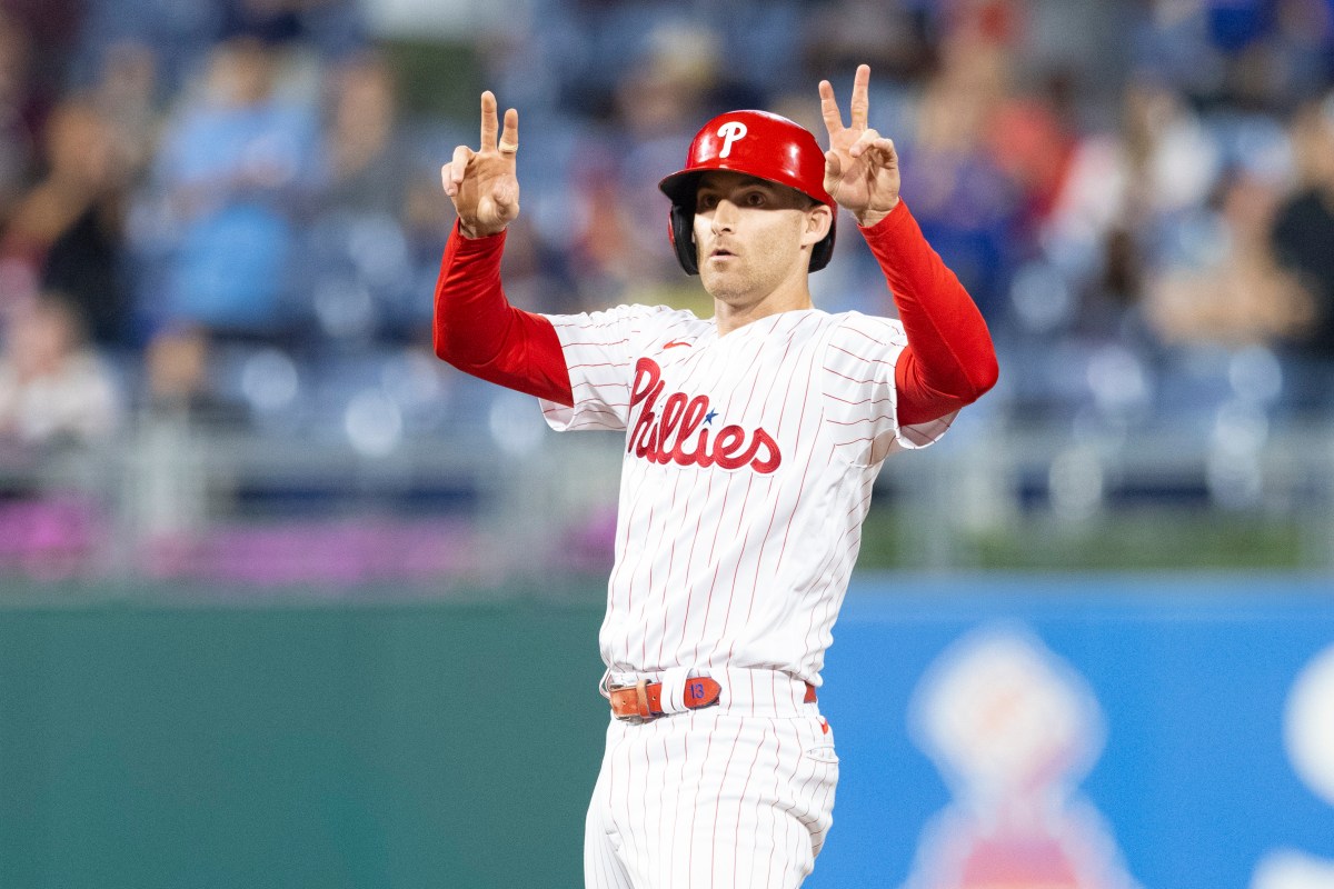 Former Phillies Infielder Retires After 11 Seasons: Report