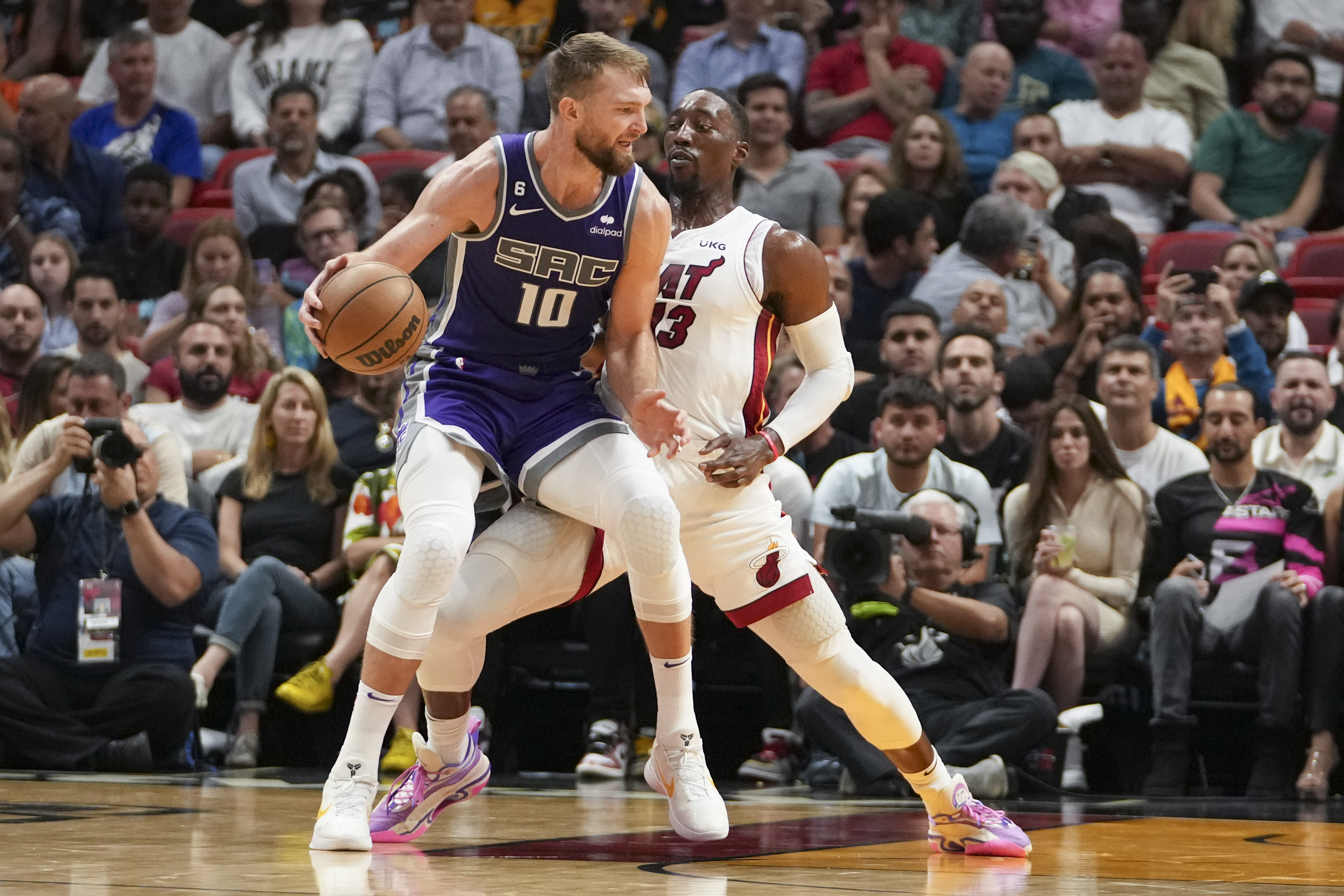 Warriors Expected to Consider Trade for $186 Million All-Star Center